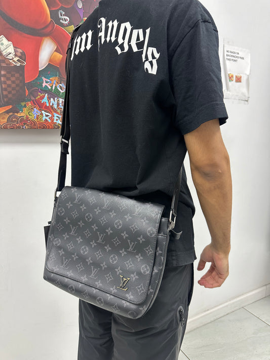 LV Messenger Side Bag Black Used OSFM