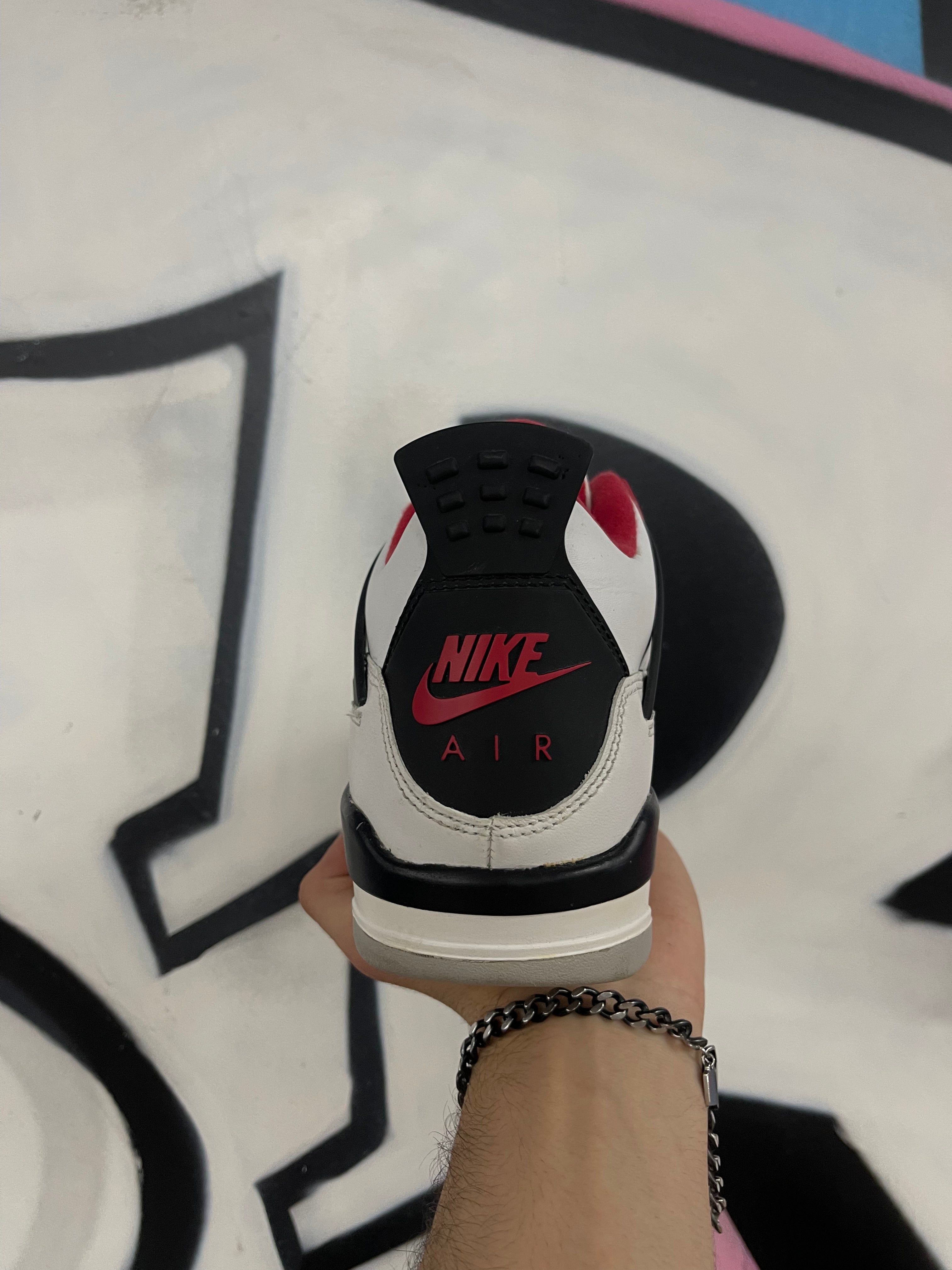 Jordan 4 Fire Red Sneakers