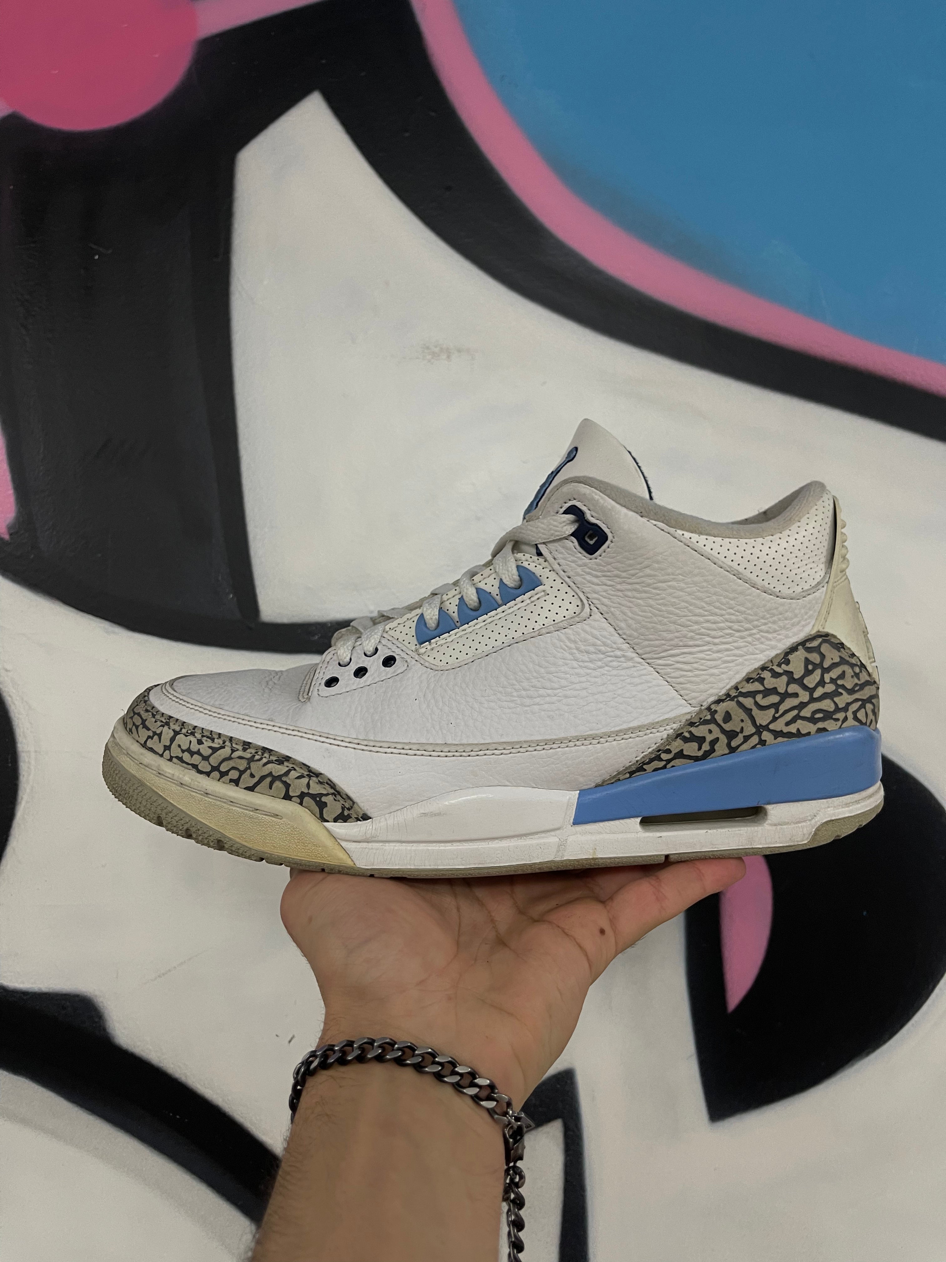 Jordan 3 UNC Sneakers