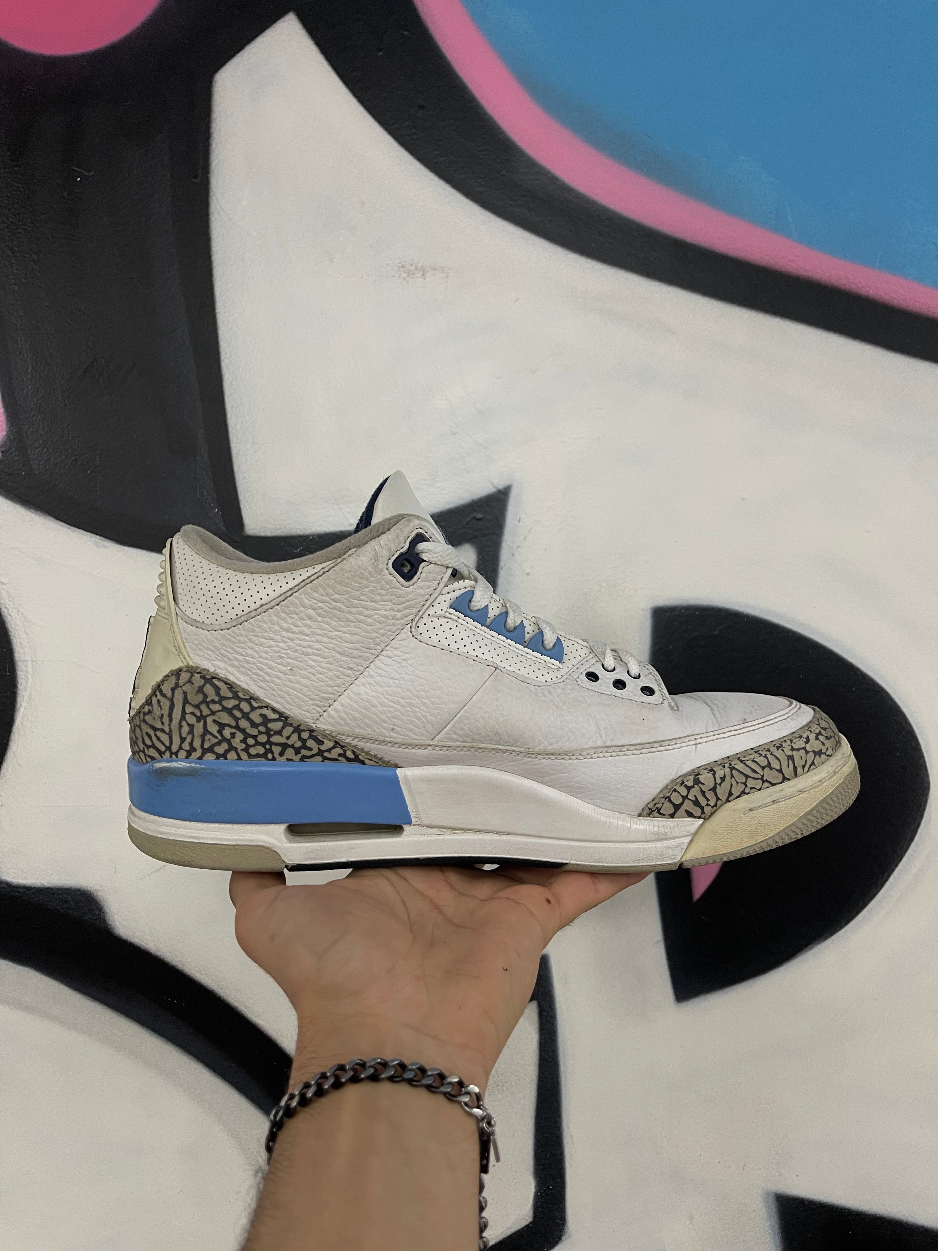 Jordan 3 UNC Sneakers
