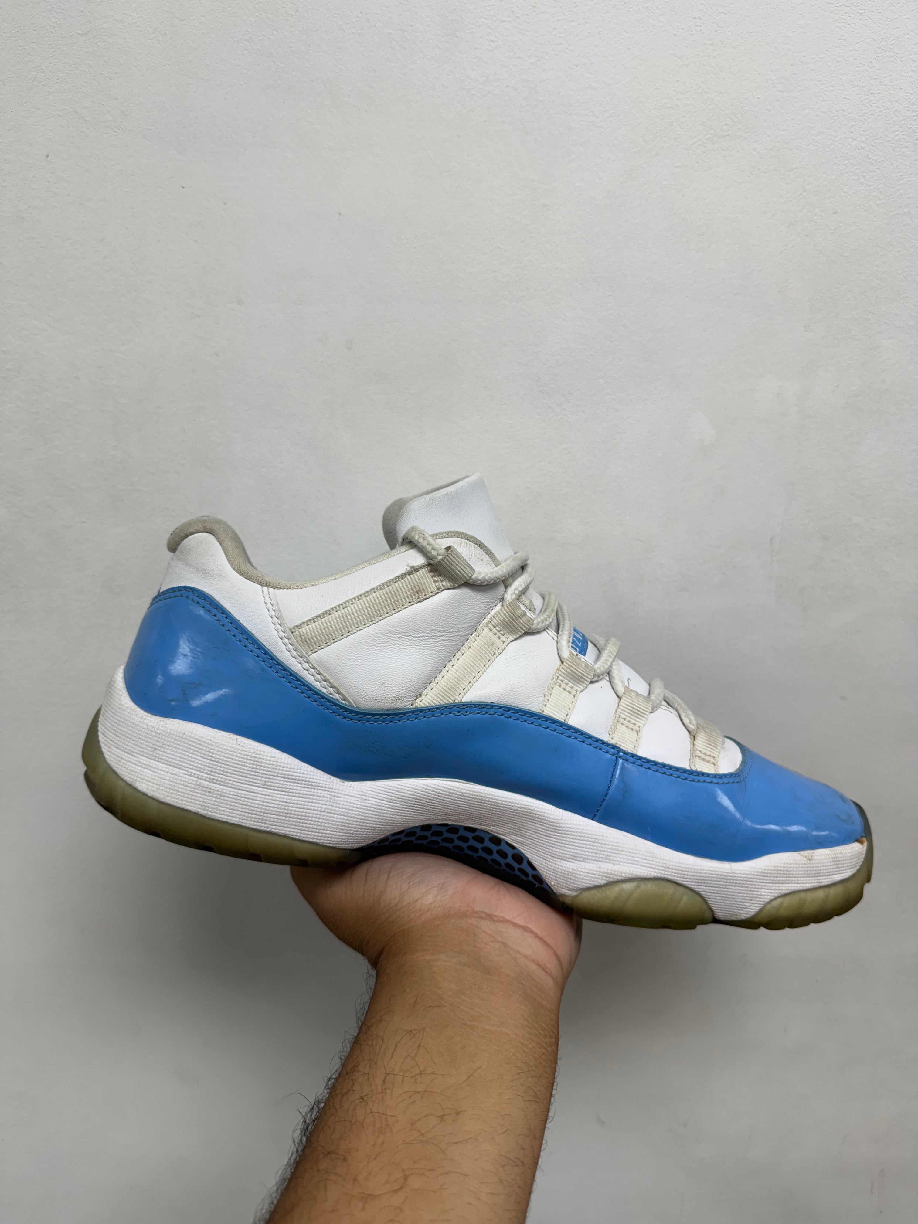 Jordan 11 Low University Blue Sneakers