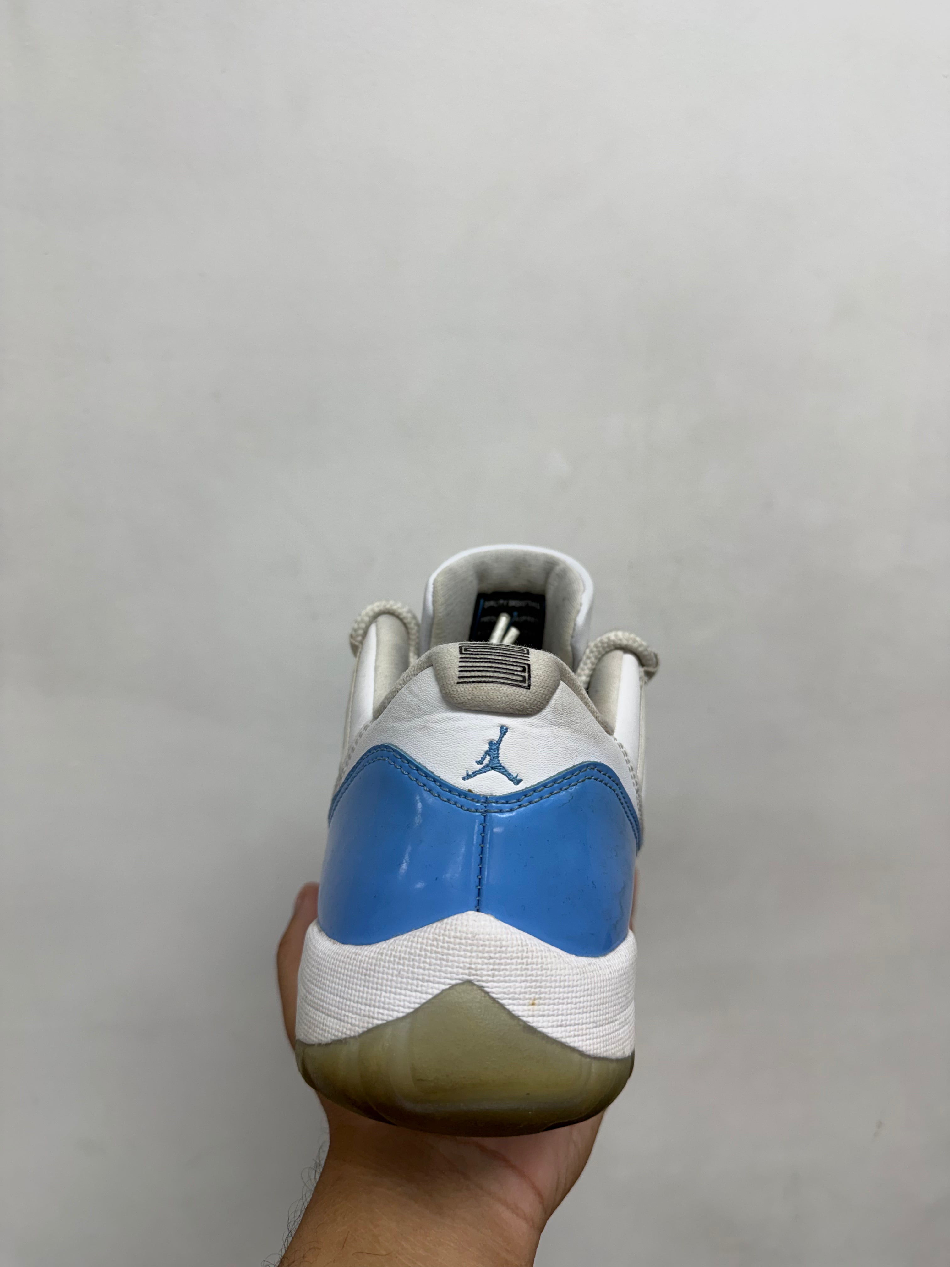 Jordan 11 Low University Blue Sneakers