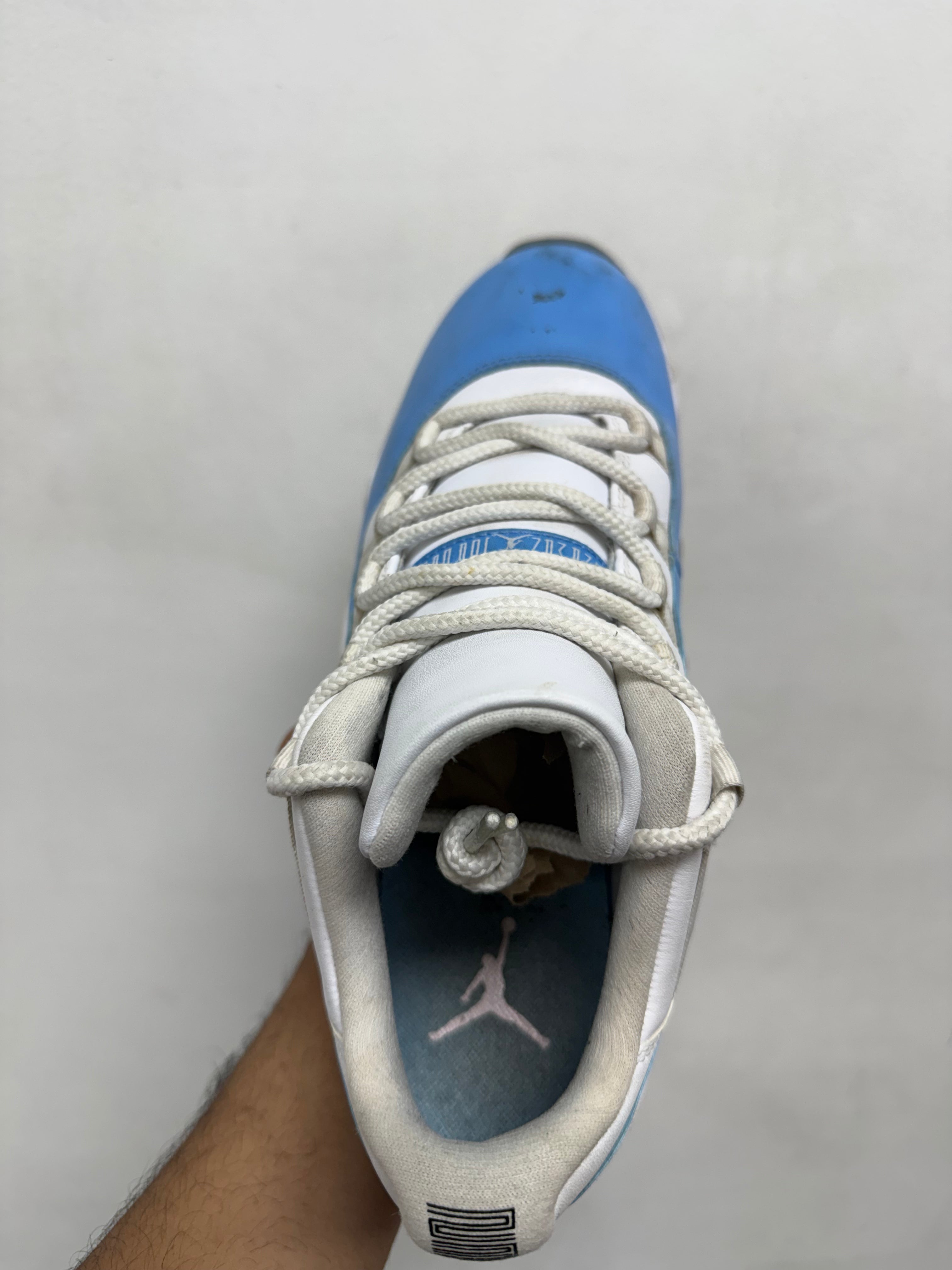 Jordan 11 Low University Blue Sneakers