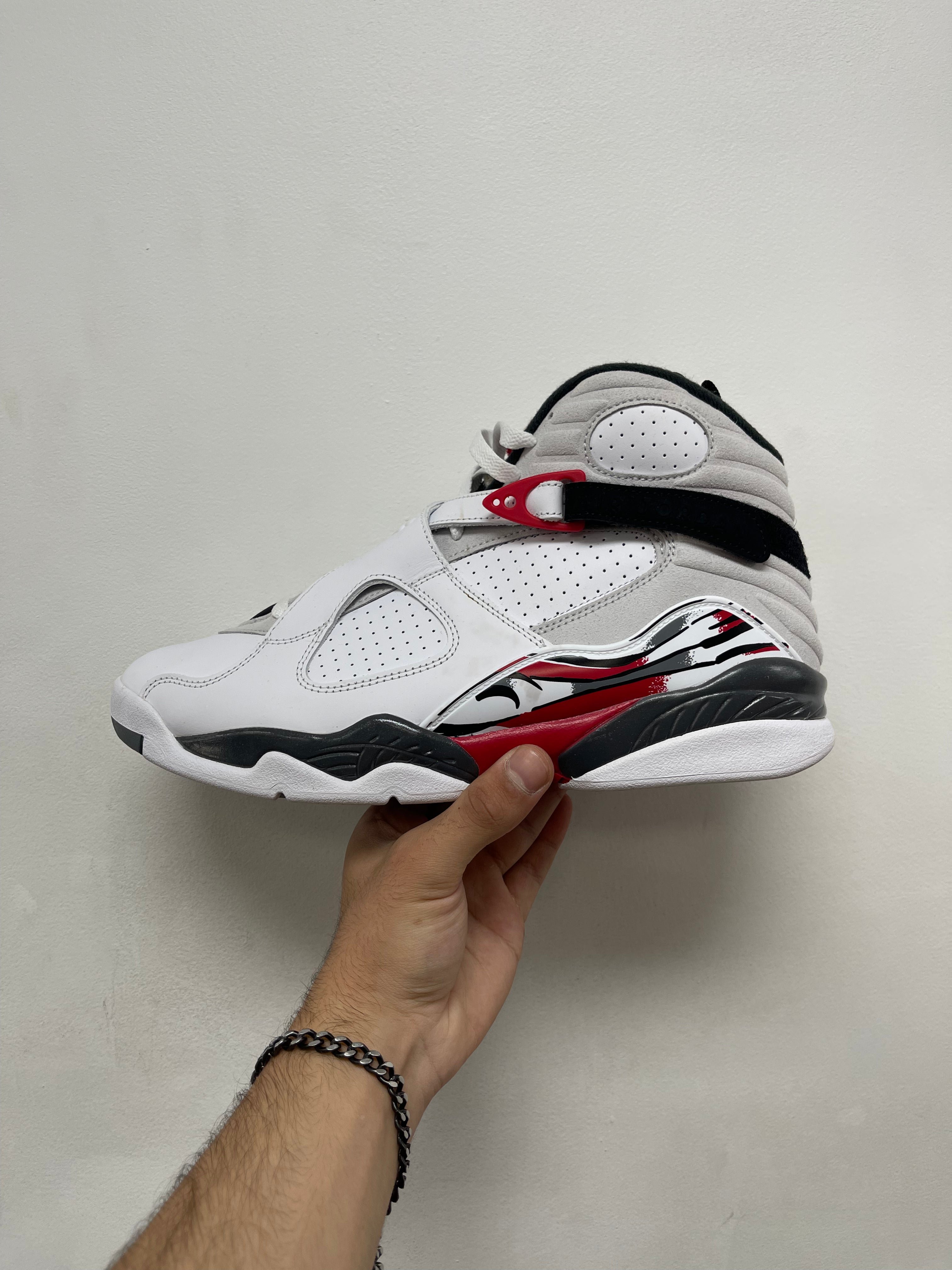 Jordan 8 Bugs Bunny Sneakers