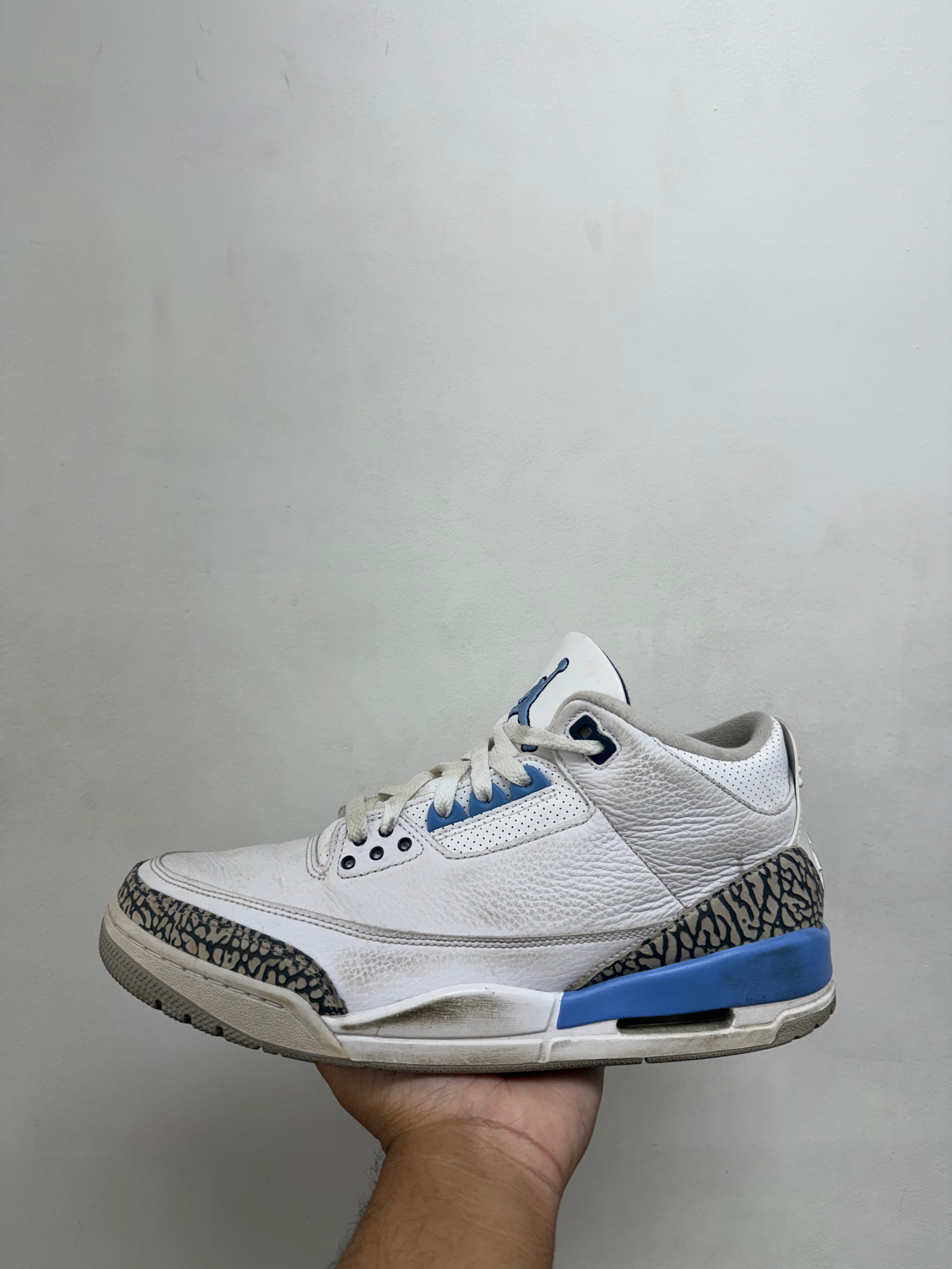 Jordan 3 UNC Sneakers