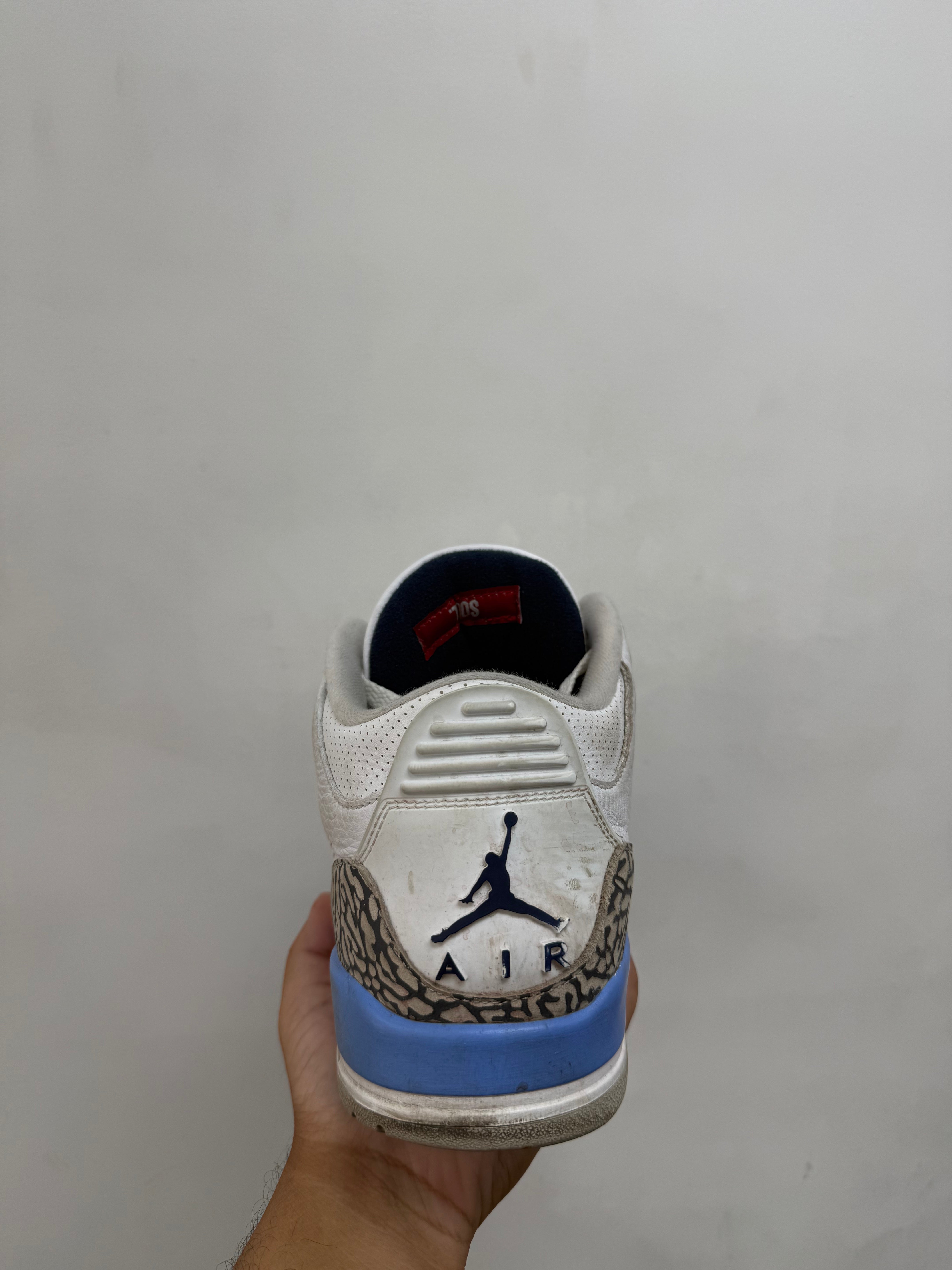Jordan 3 UNC Sneakers