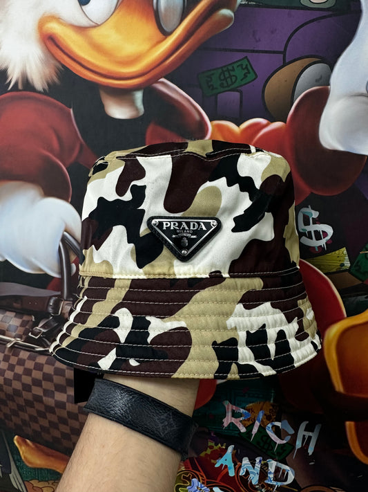Prada Camo Bucket Hat Used Medium N/A