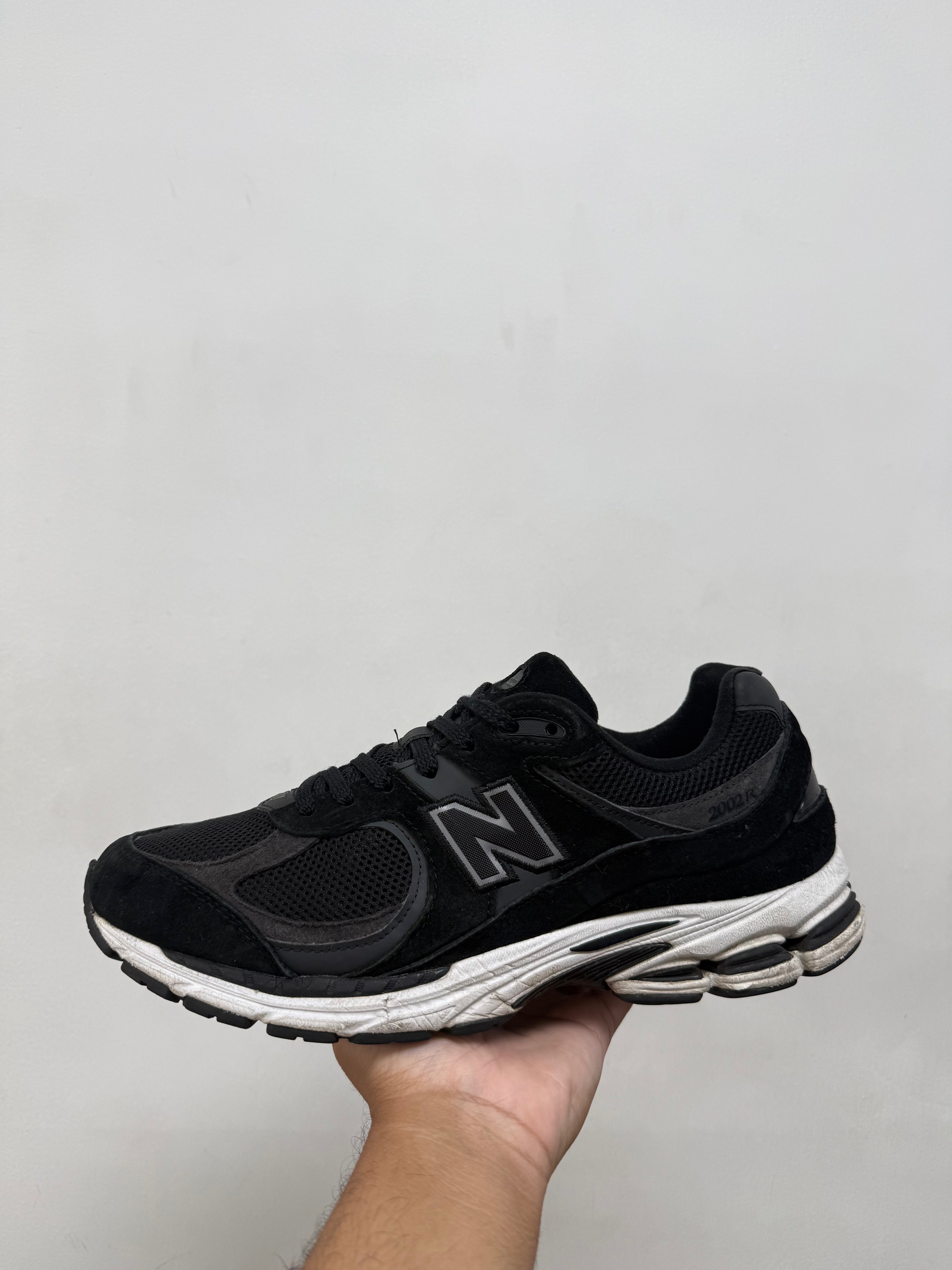New Balance Black 2002R Sneakers