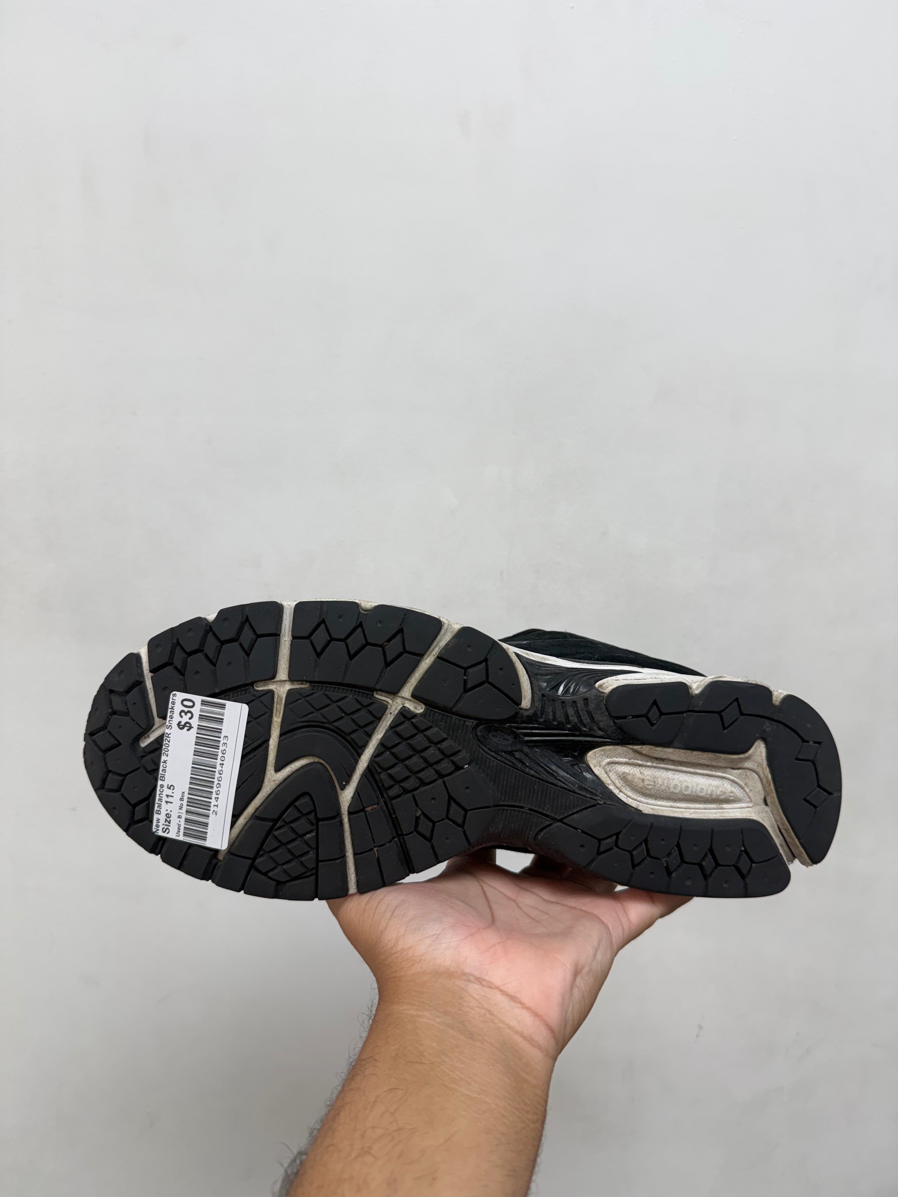 New Balance Black 2002R Sneakers