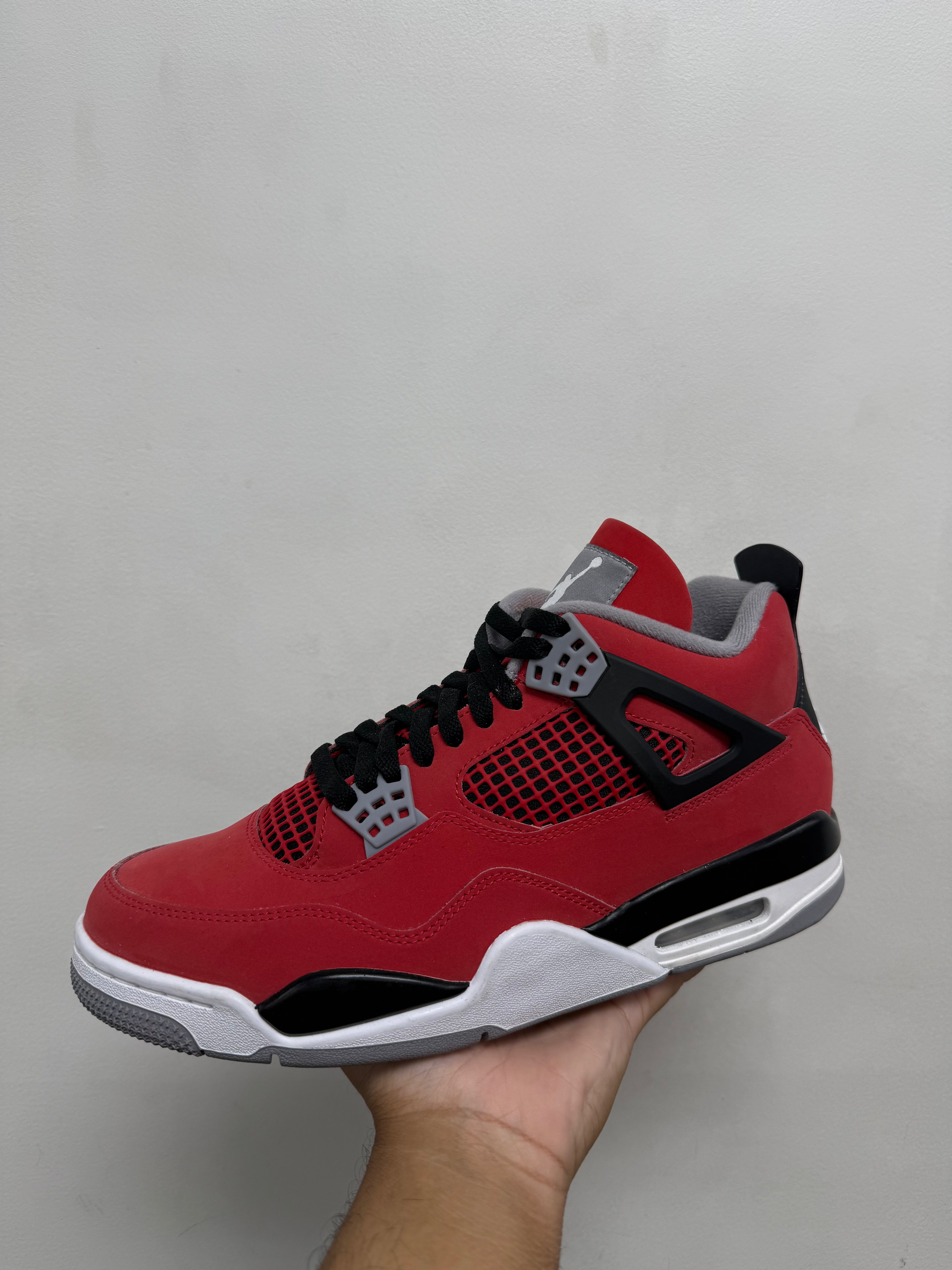Jordan 4 Toro Sneakers
