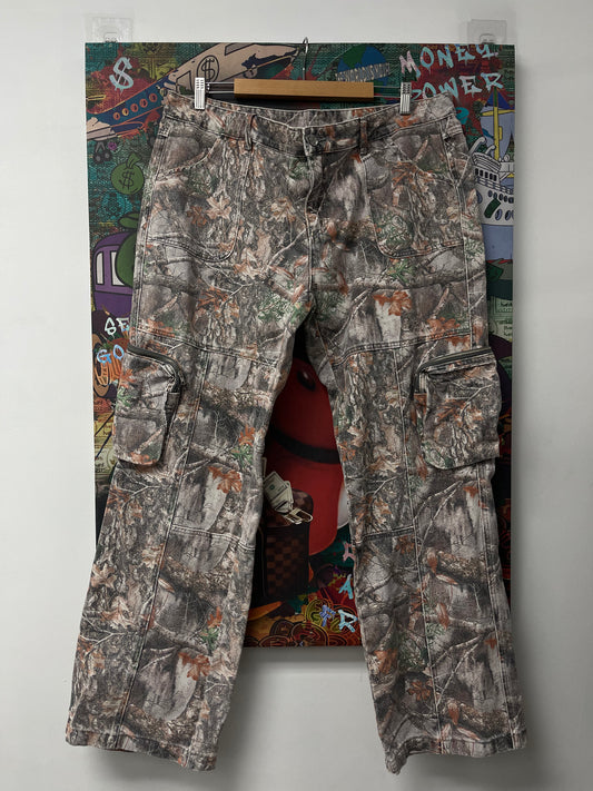 GV Gallery Realtree Camo Cargos Used