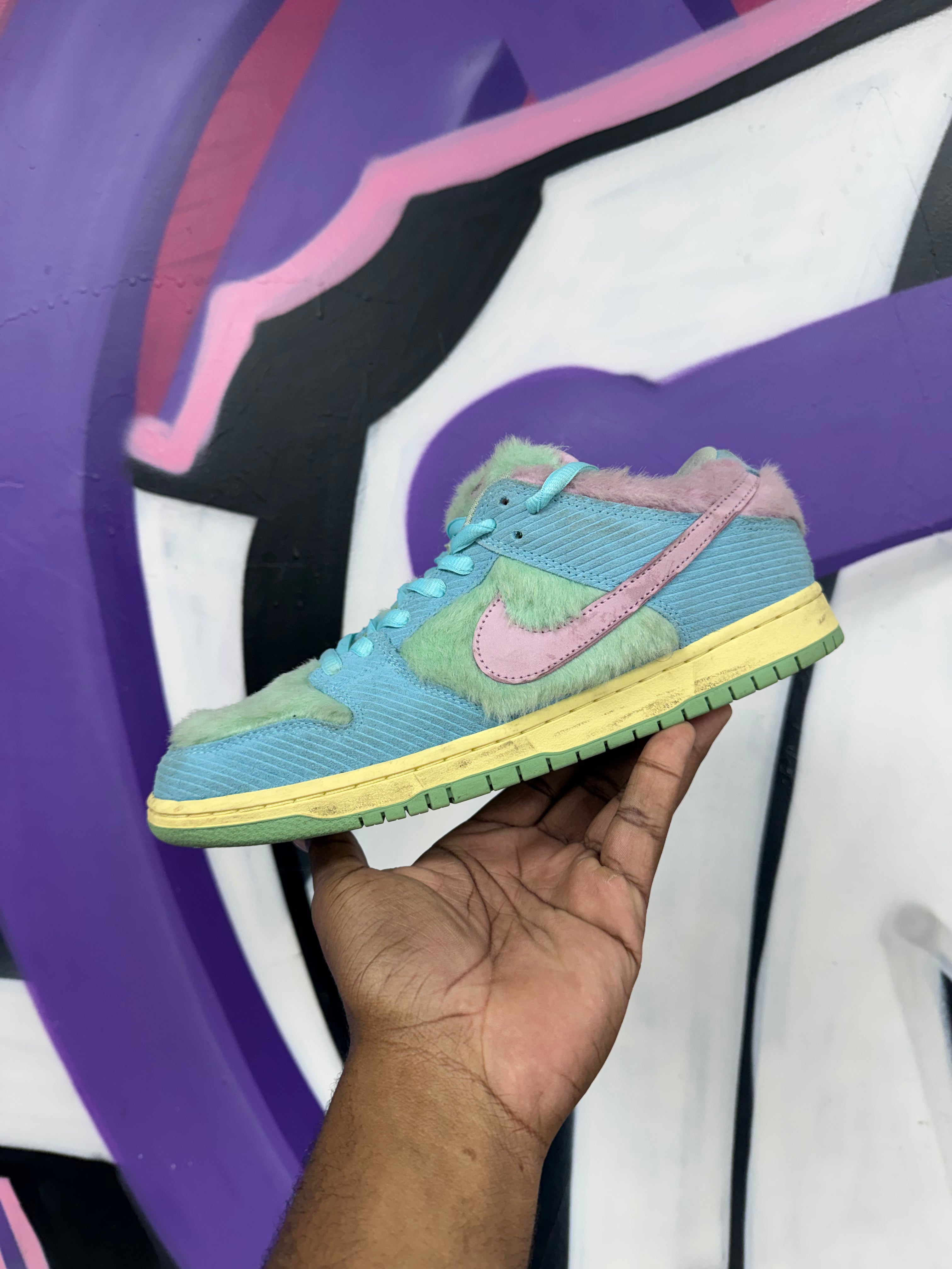 Nike SB Dunk Low Verdy Sneakers