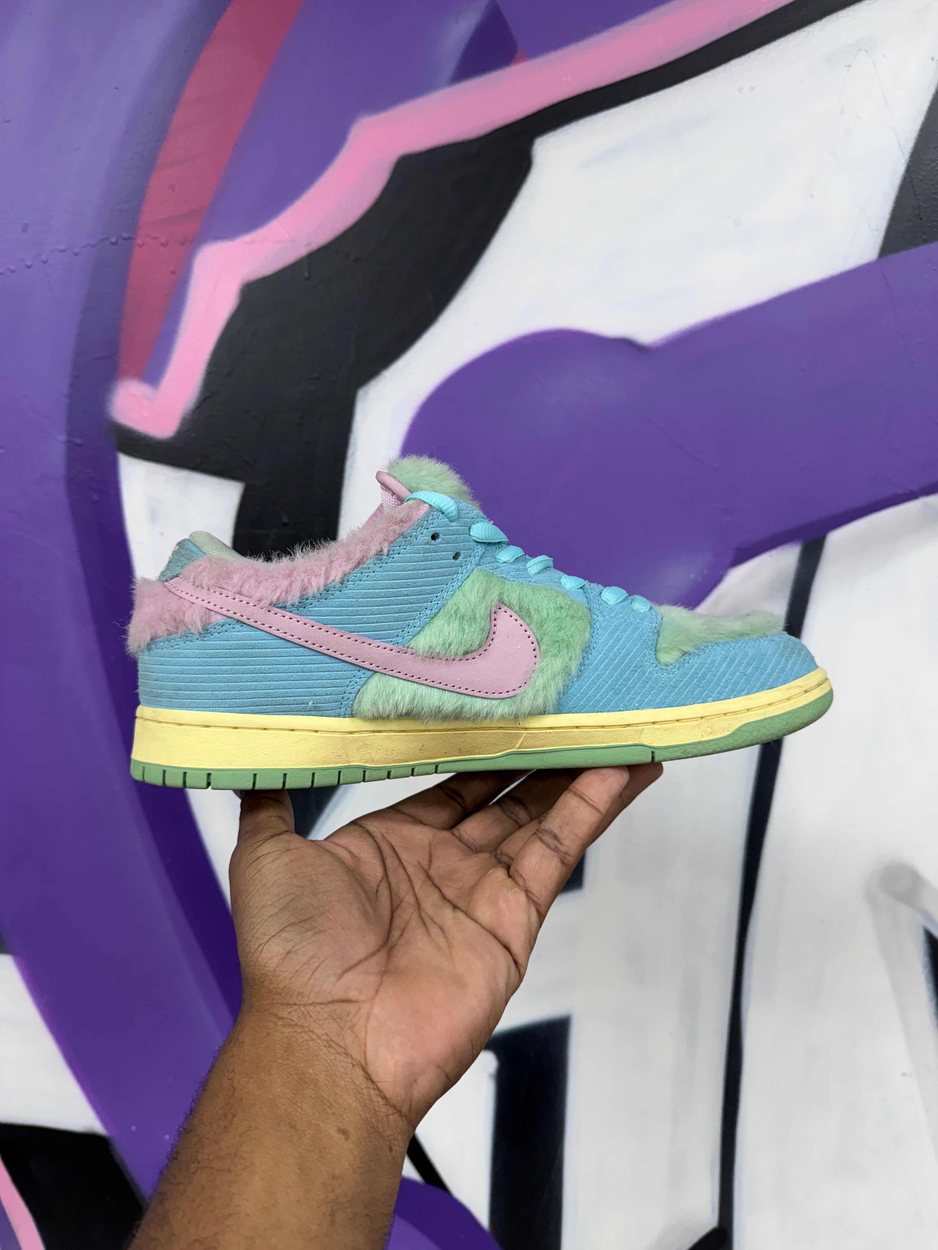 Nike SB Dunk Low Verdy Sneakers