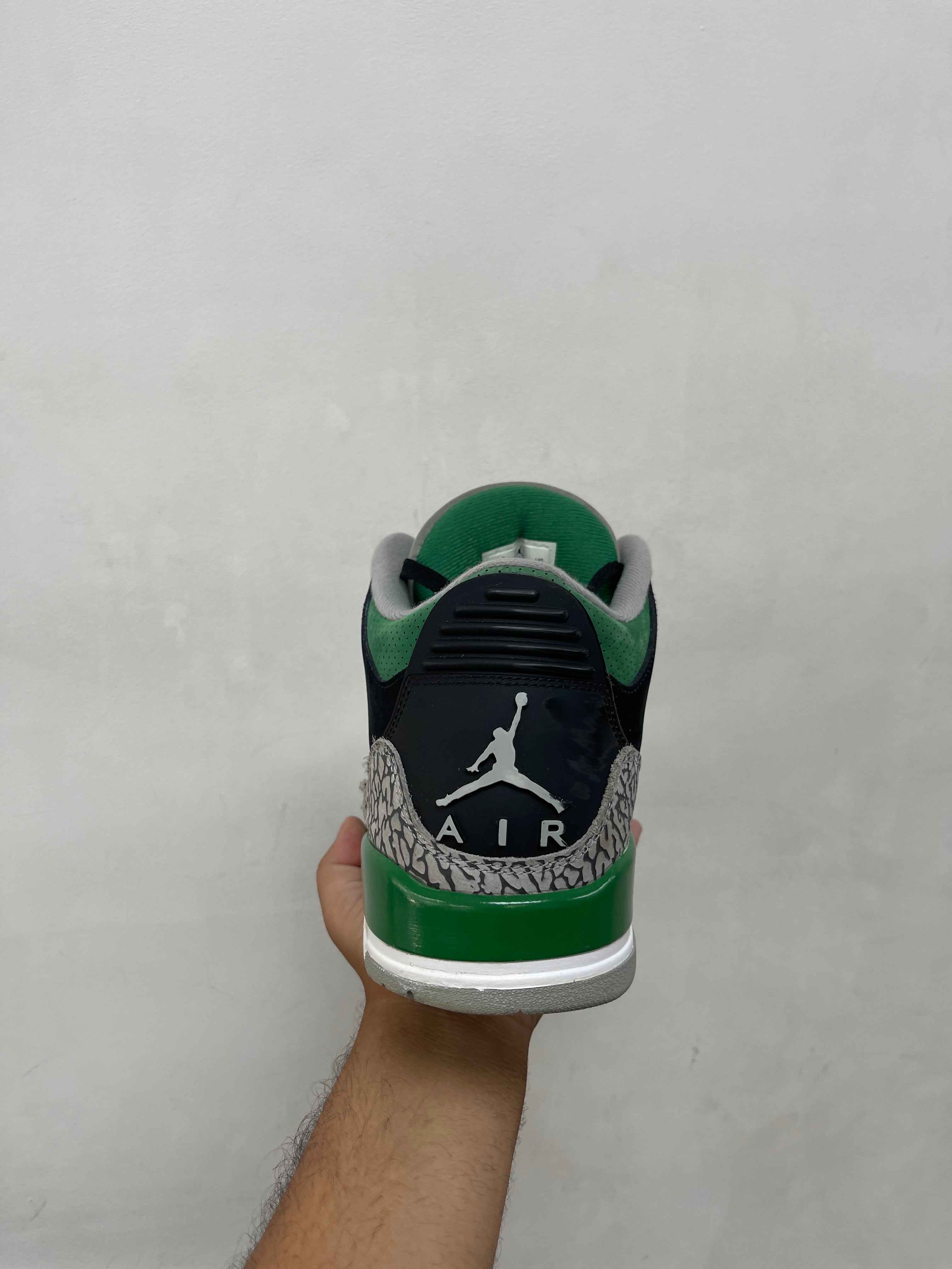 Jordan 3 Pine Green Sneakers