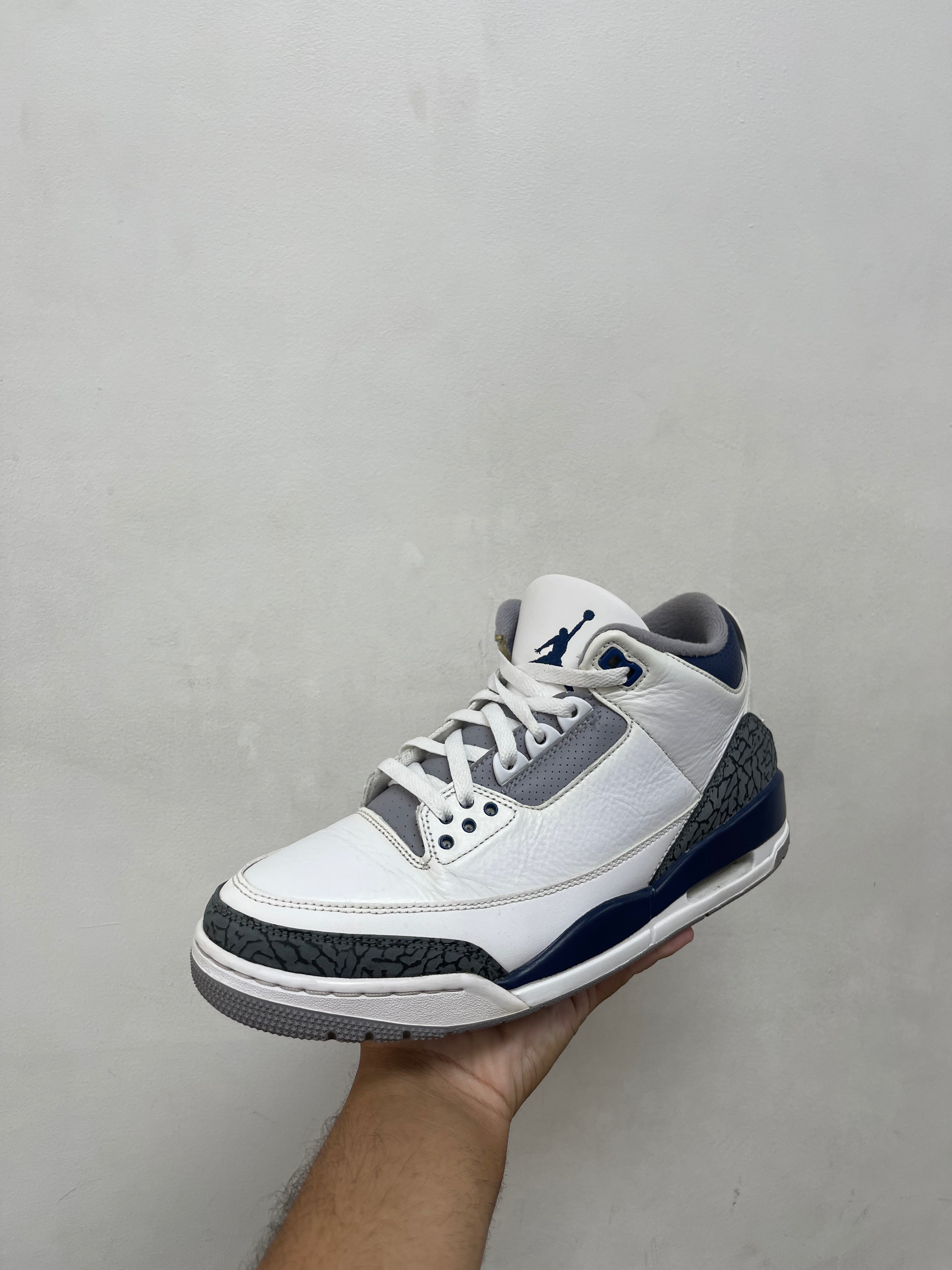 Jordan 3 Midnight Navy Sneakers