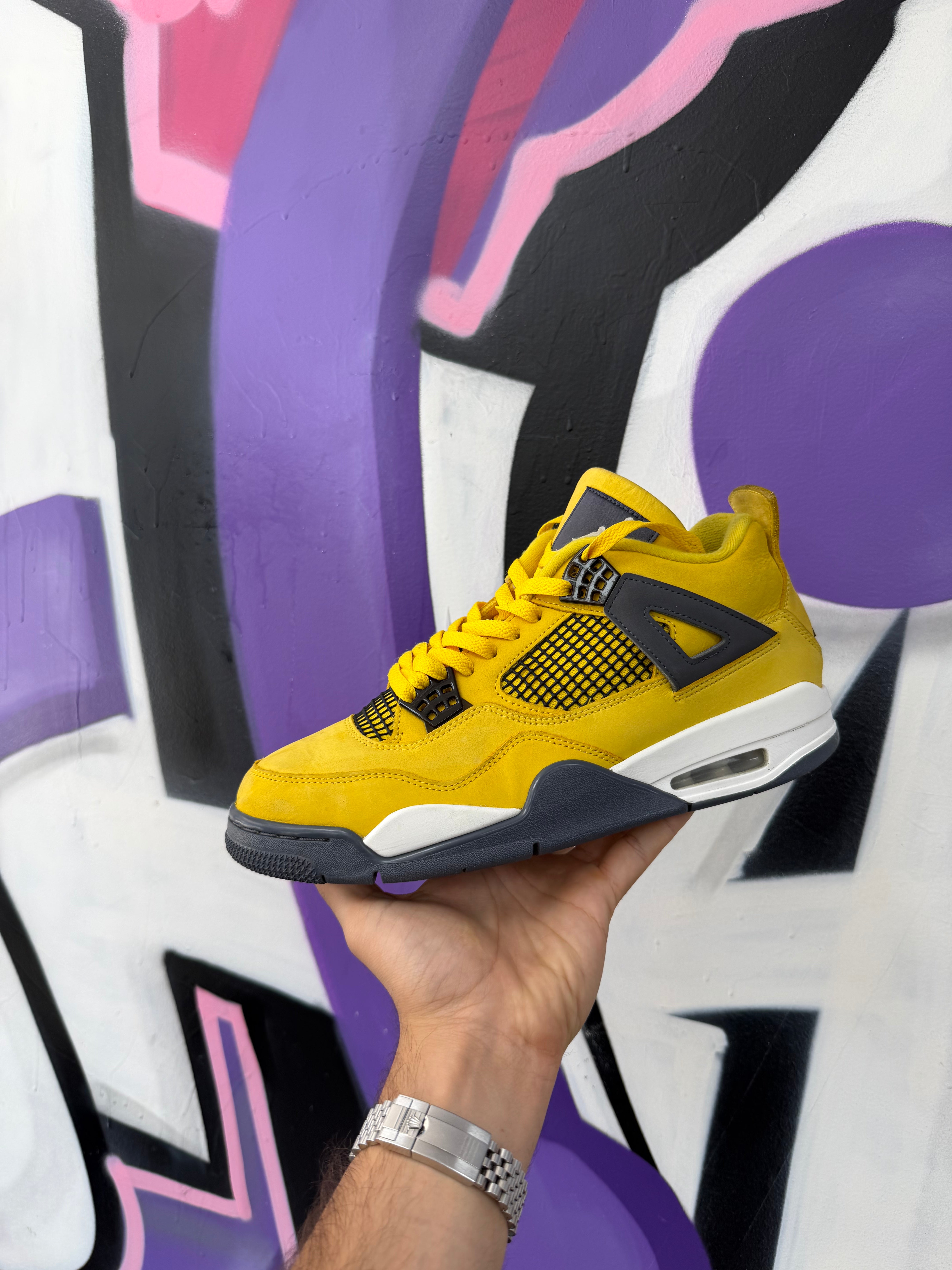 Jordan 4 Lightning Sneakers