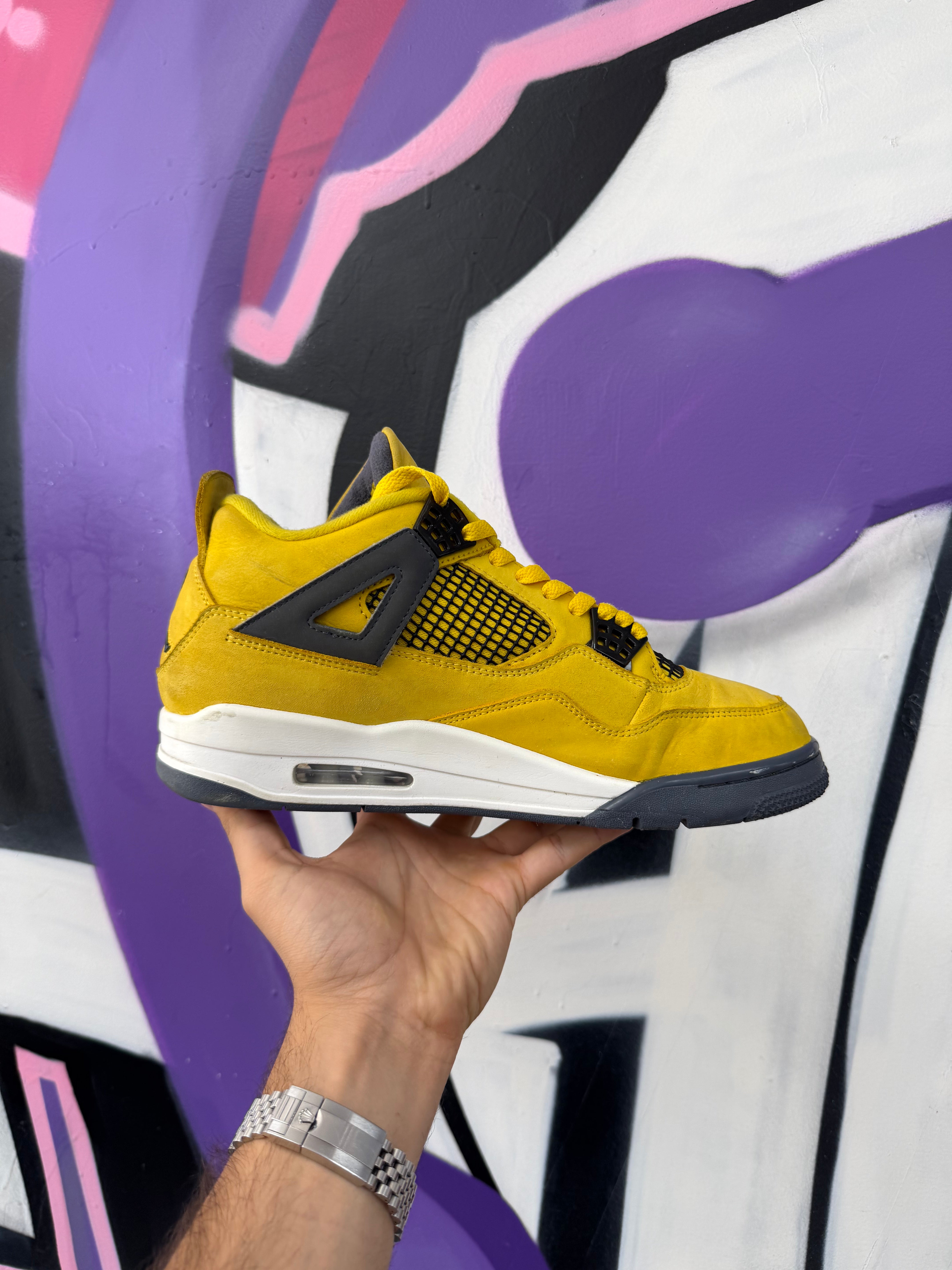 Jordan 4 Lightning Sneakers