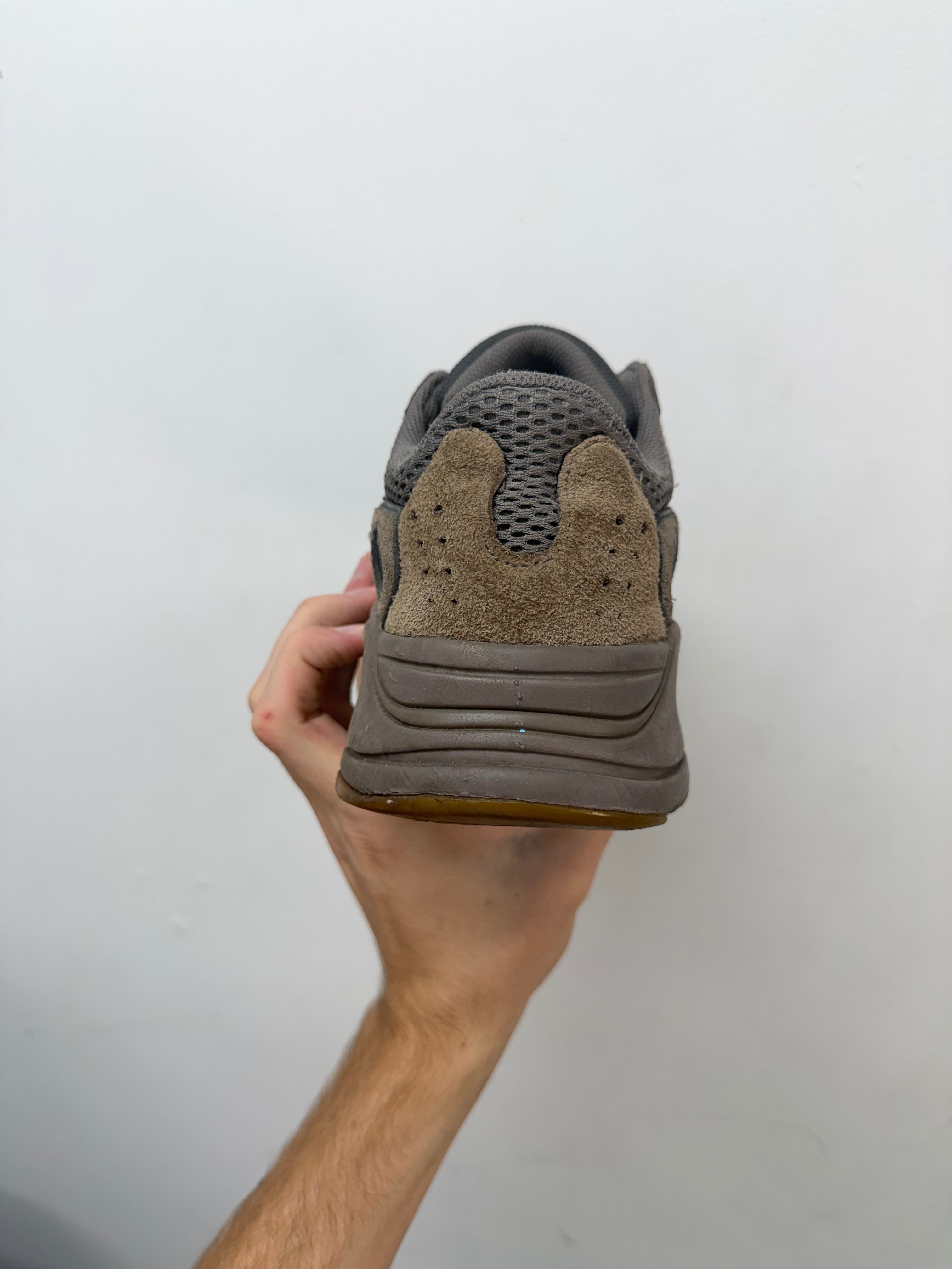 YZY 700 Mauve Sneakers