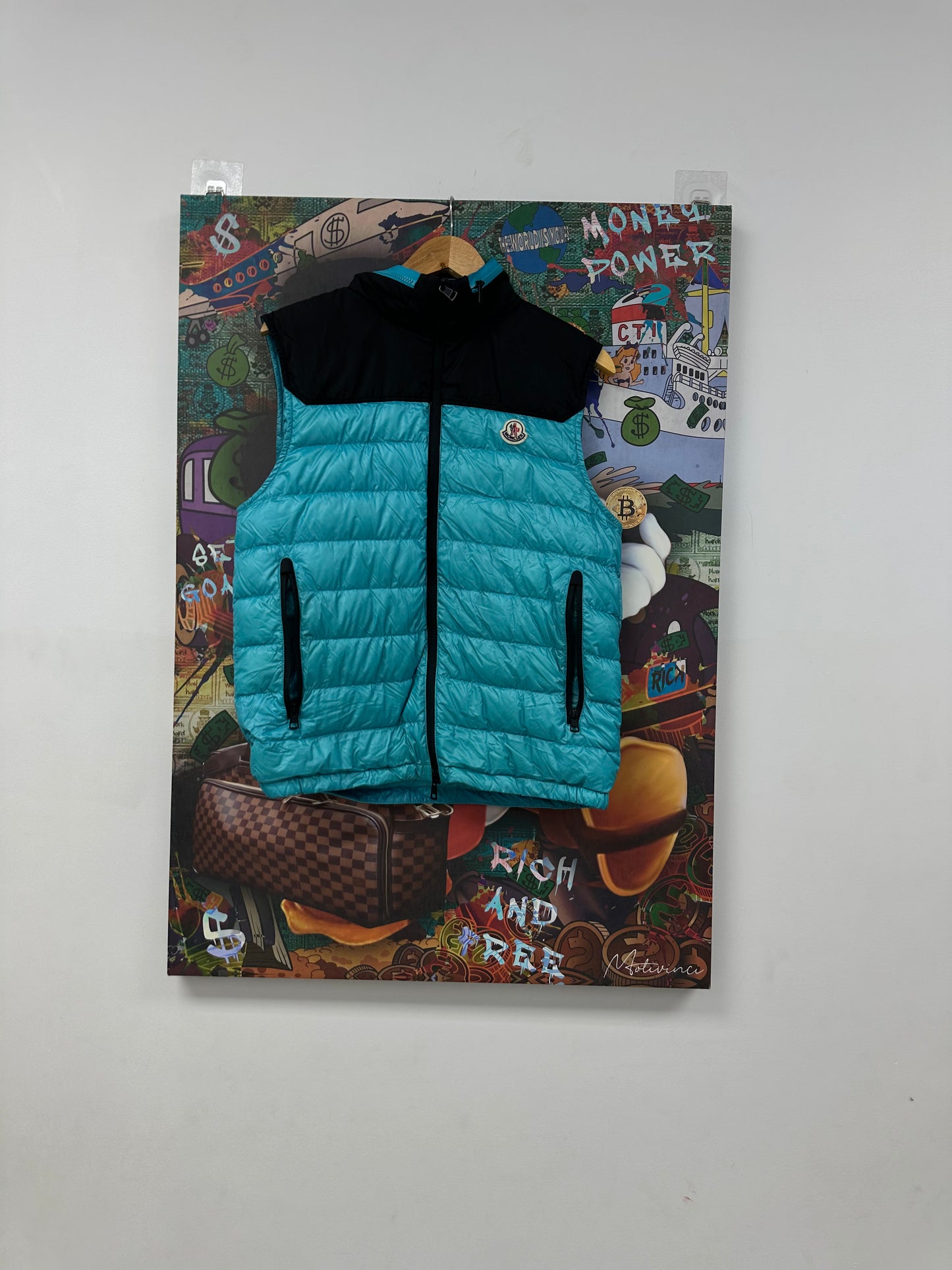 Moncler Thin Vest Teal Used 2 (Small) N/A