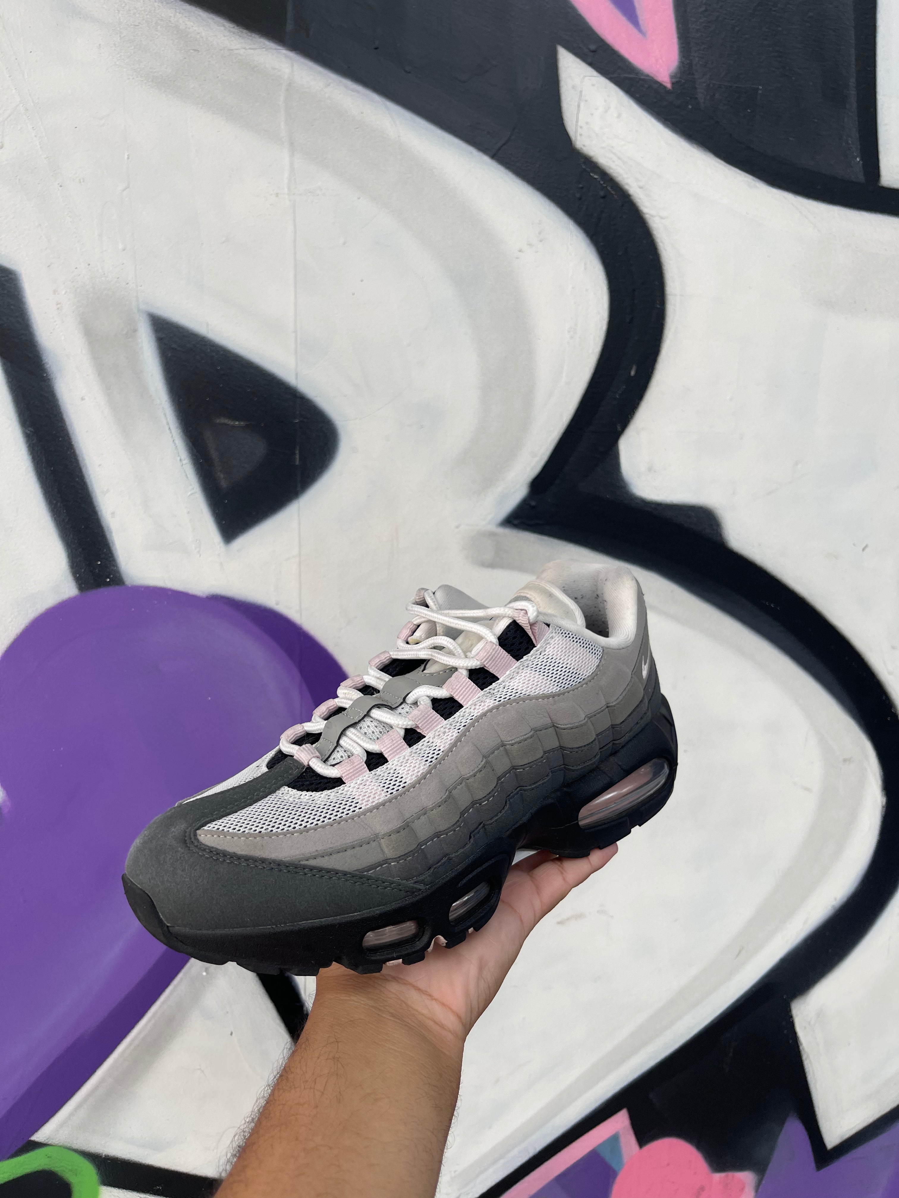 Nike AM95 Pink Sneakers