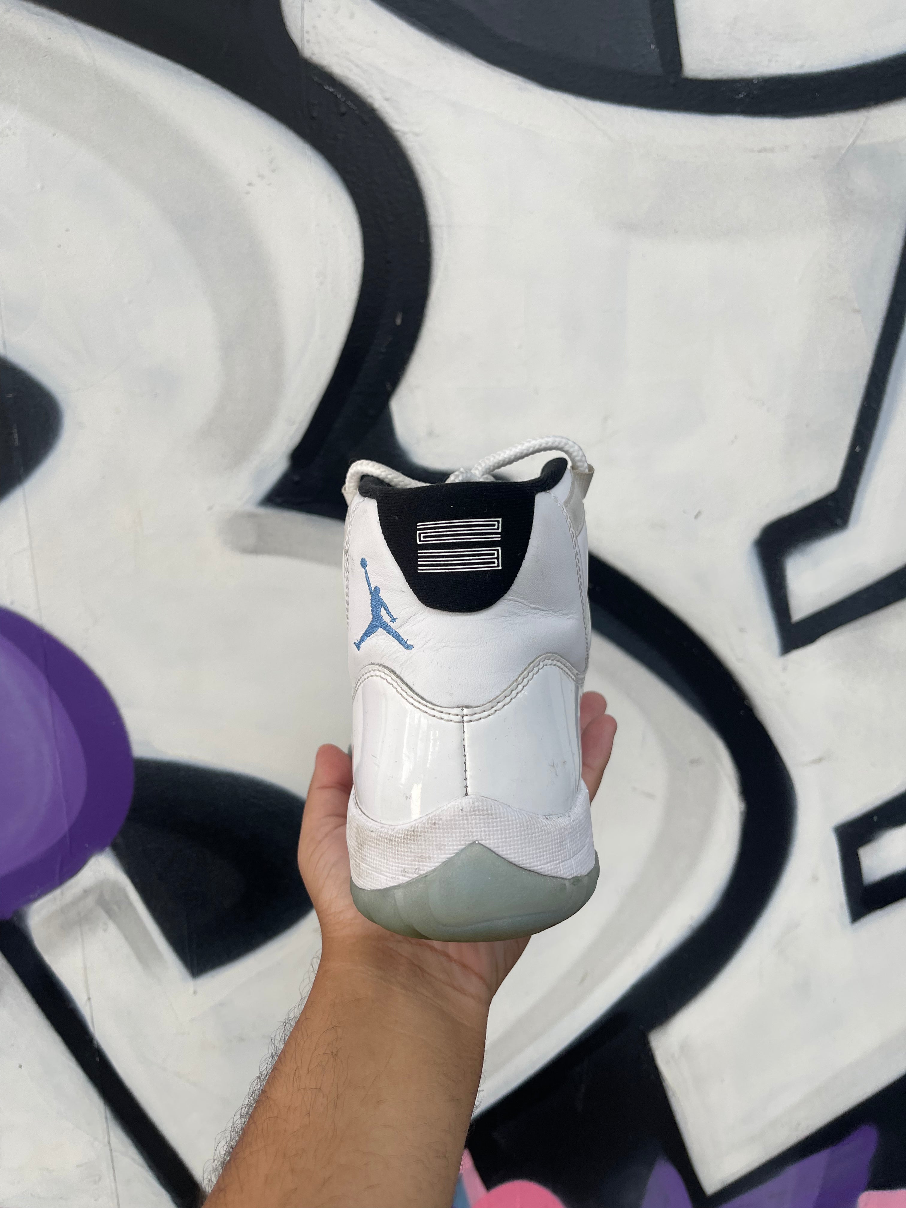 Jordan 11 Legend Blue Sneakers