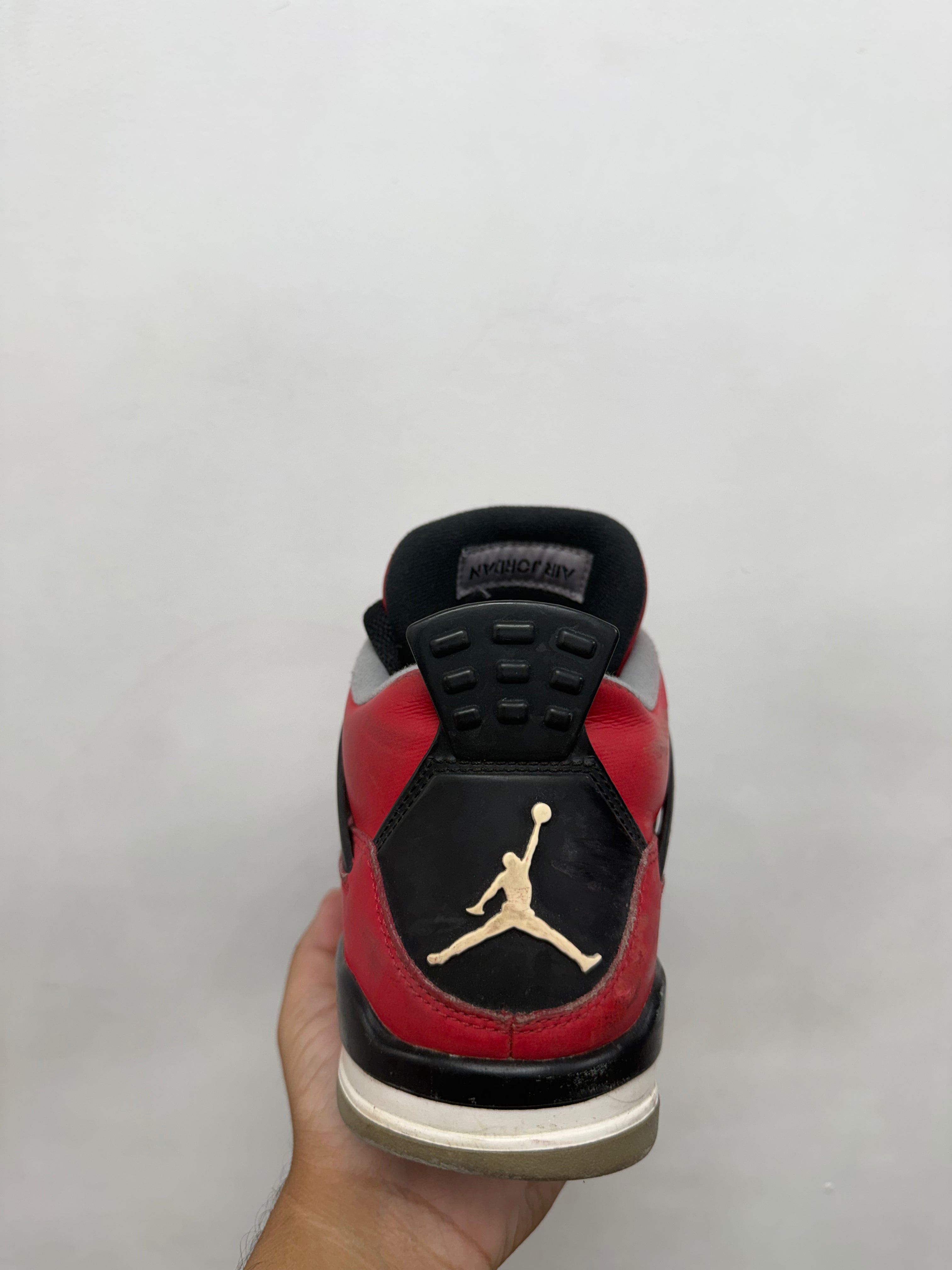 Jordan 4 Toro (2014) Sneakers