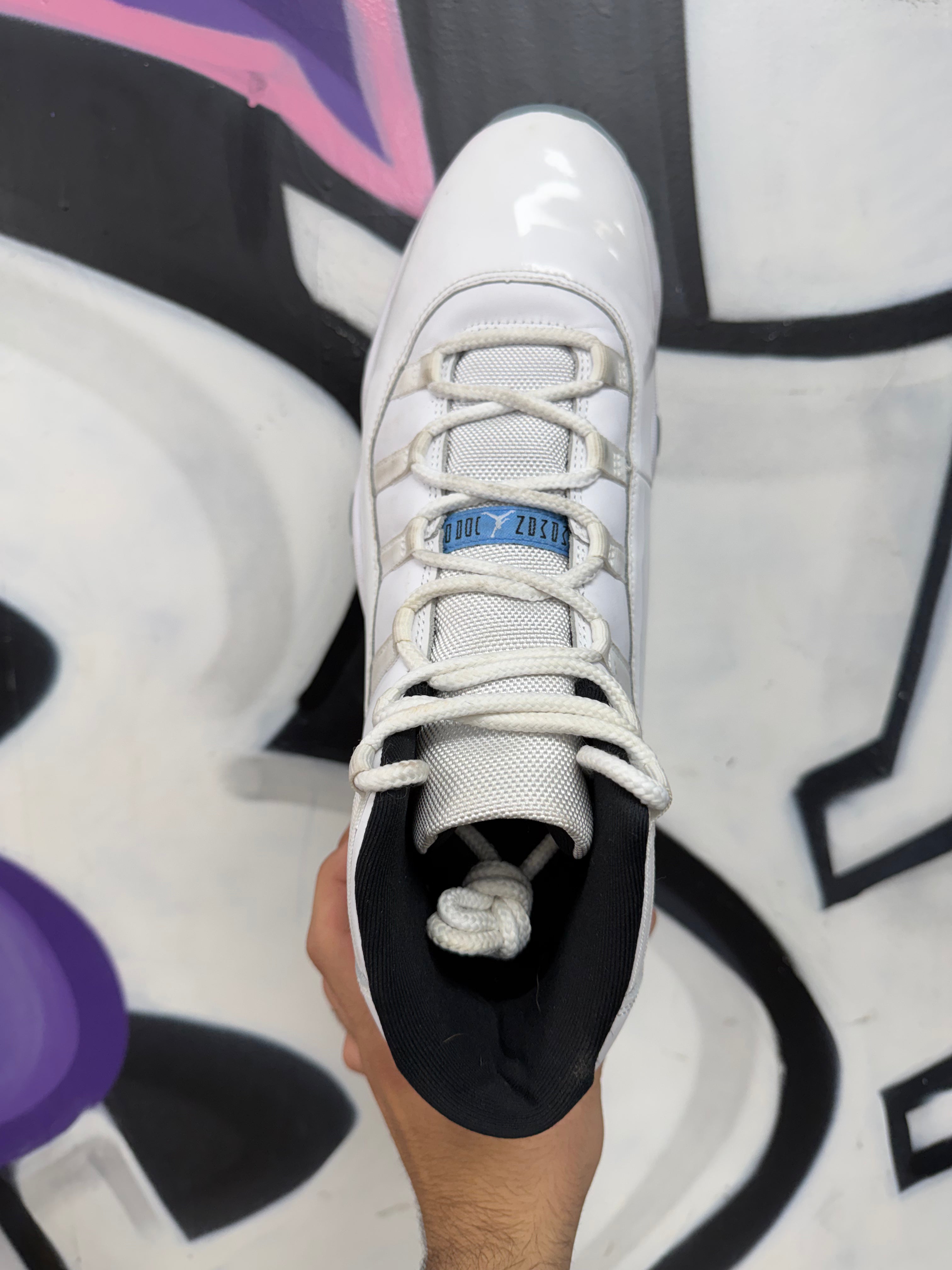 Jordan 11 Legend Blue Sneakers