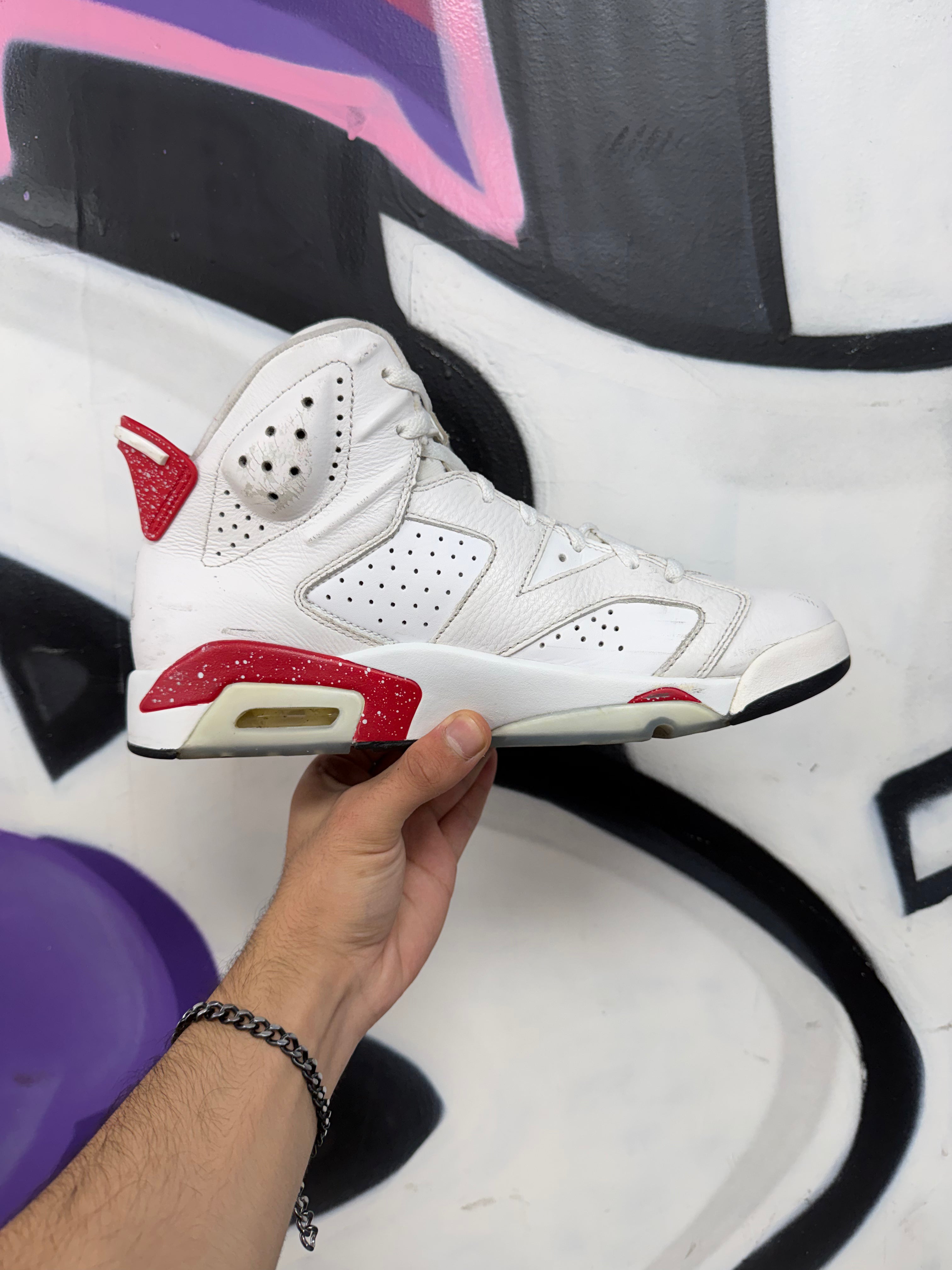 Jordan 6 Red Oreo Sneakers