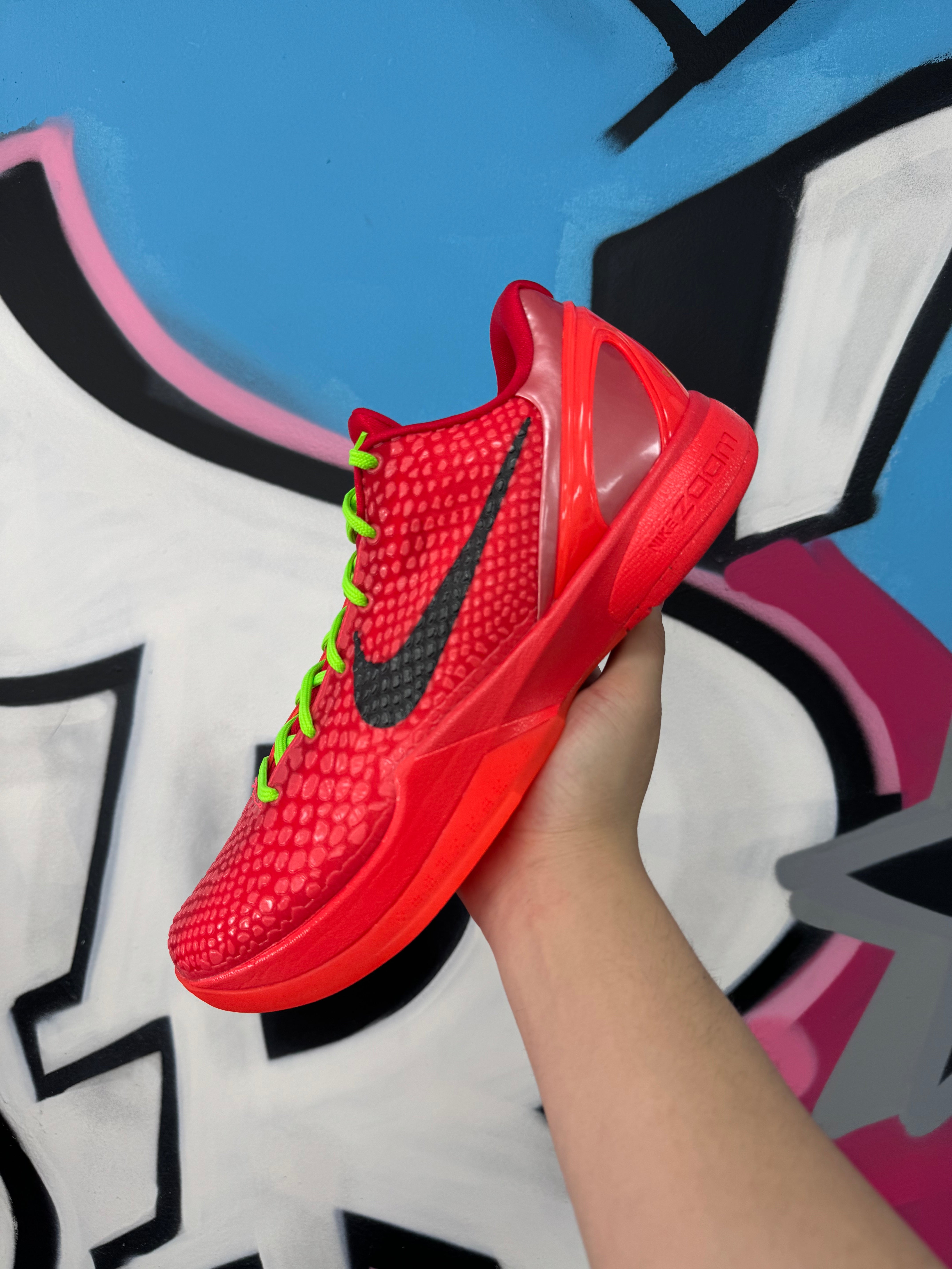 Kobe Reverse Grinch  New 12 With Box