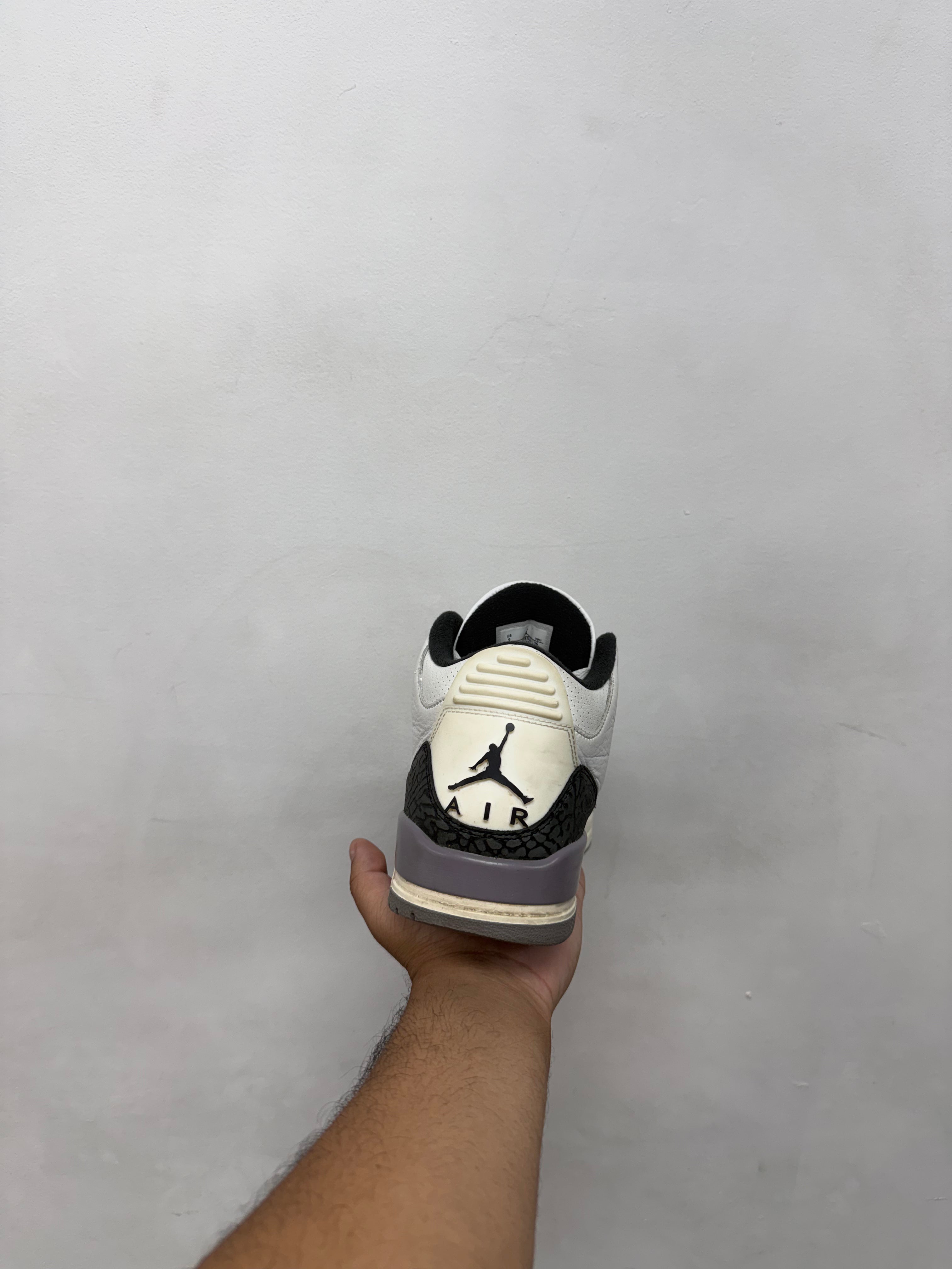 Jordan 3 Cement Grey Sneakers