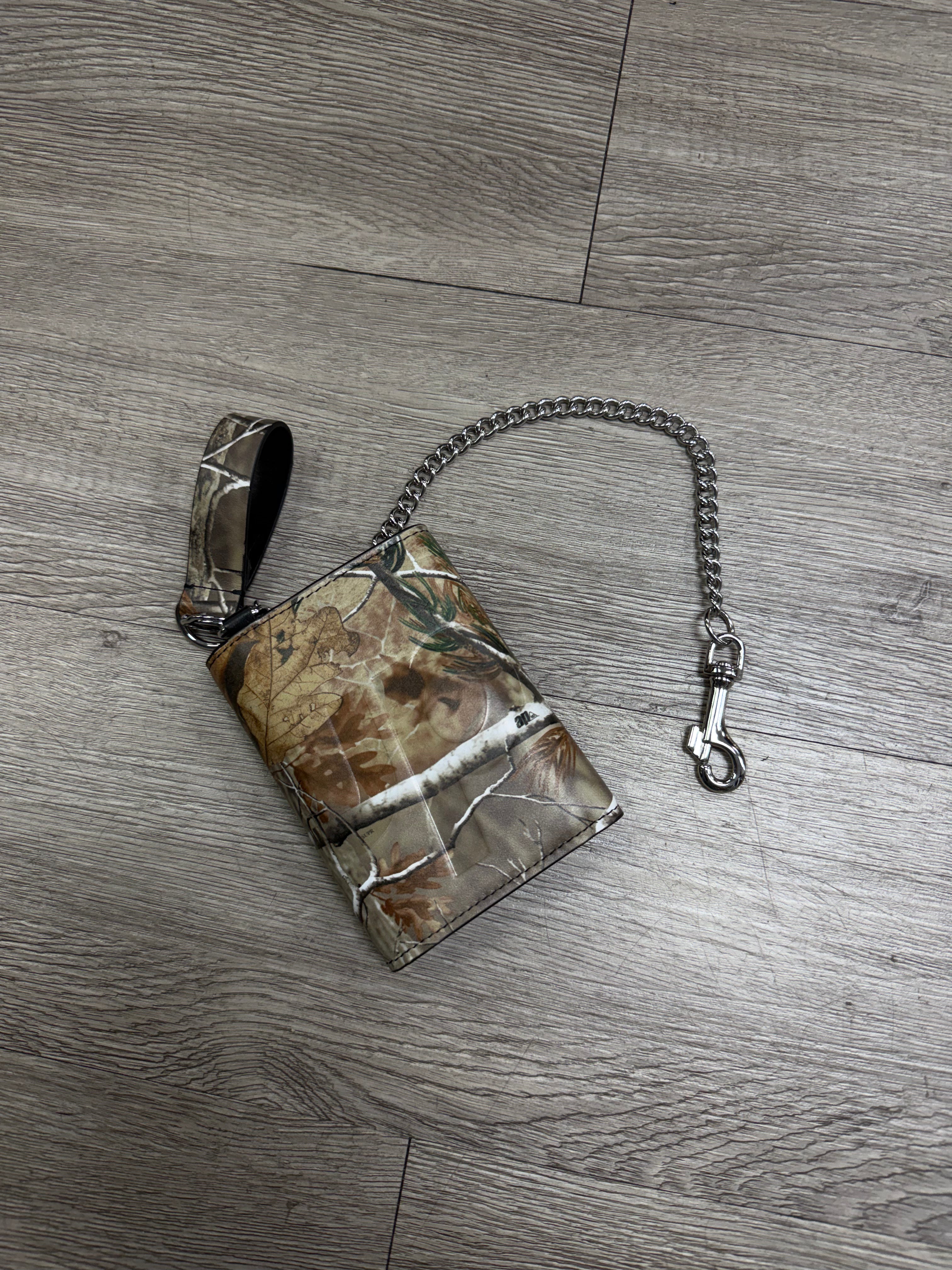 Supreme Camo Wallet + Chain Accessories