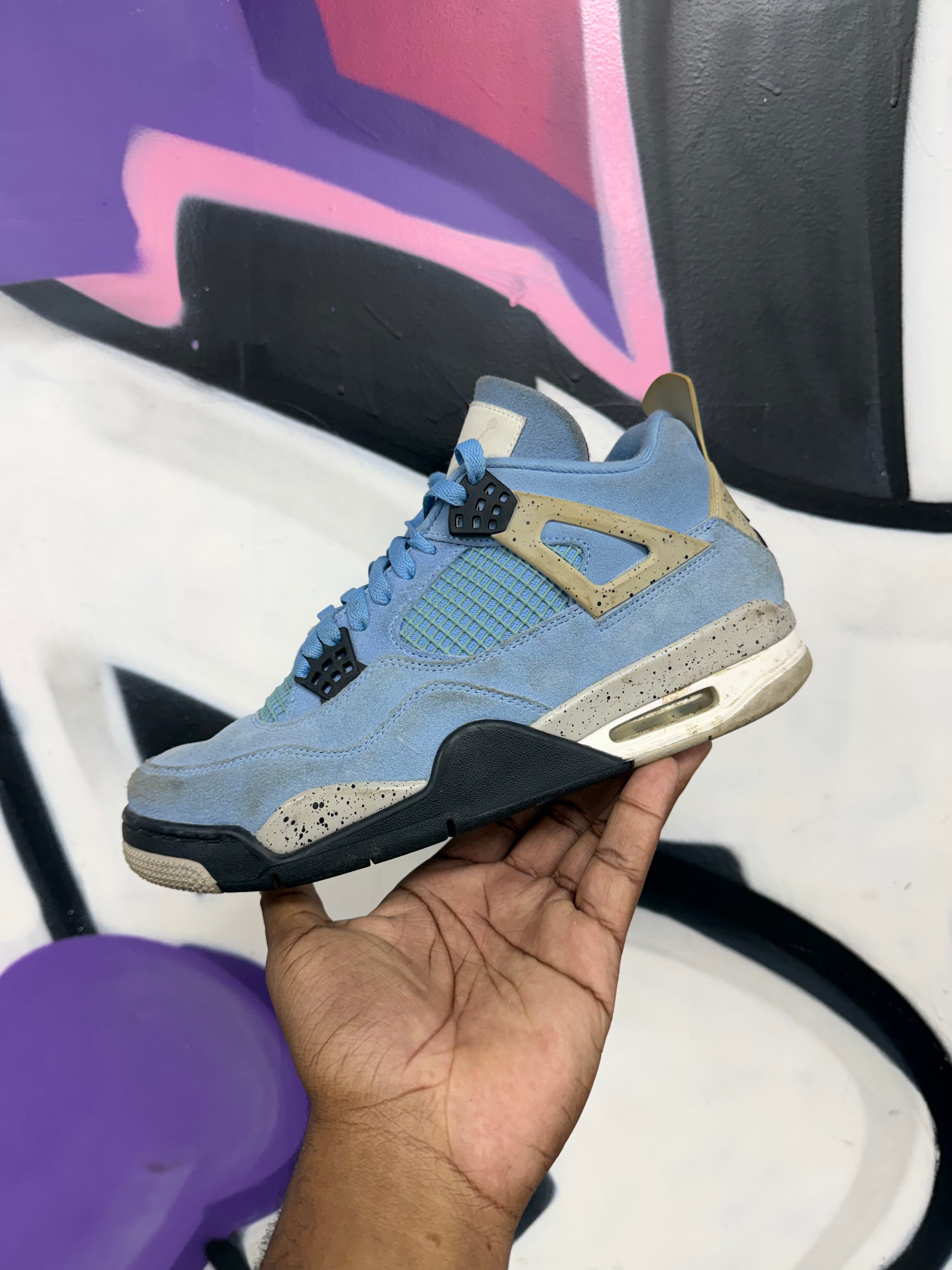 Jordan 4 UNC Sneakers