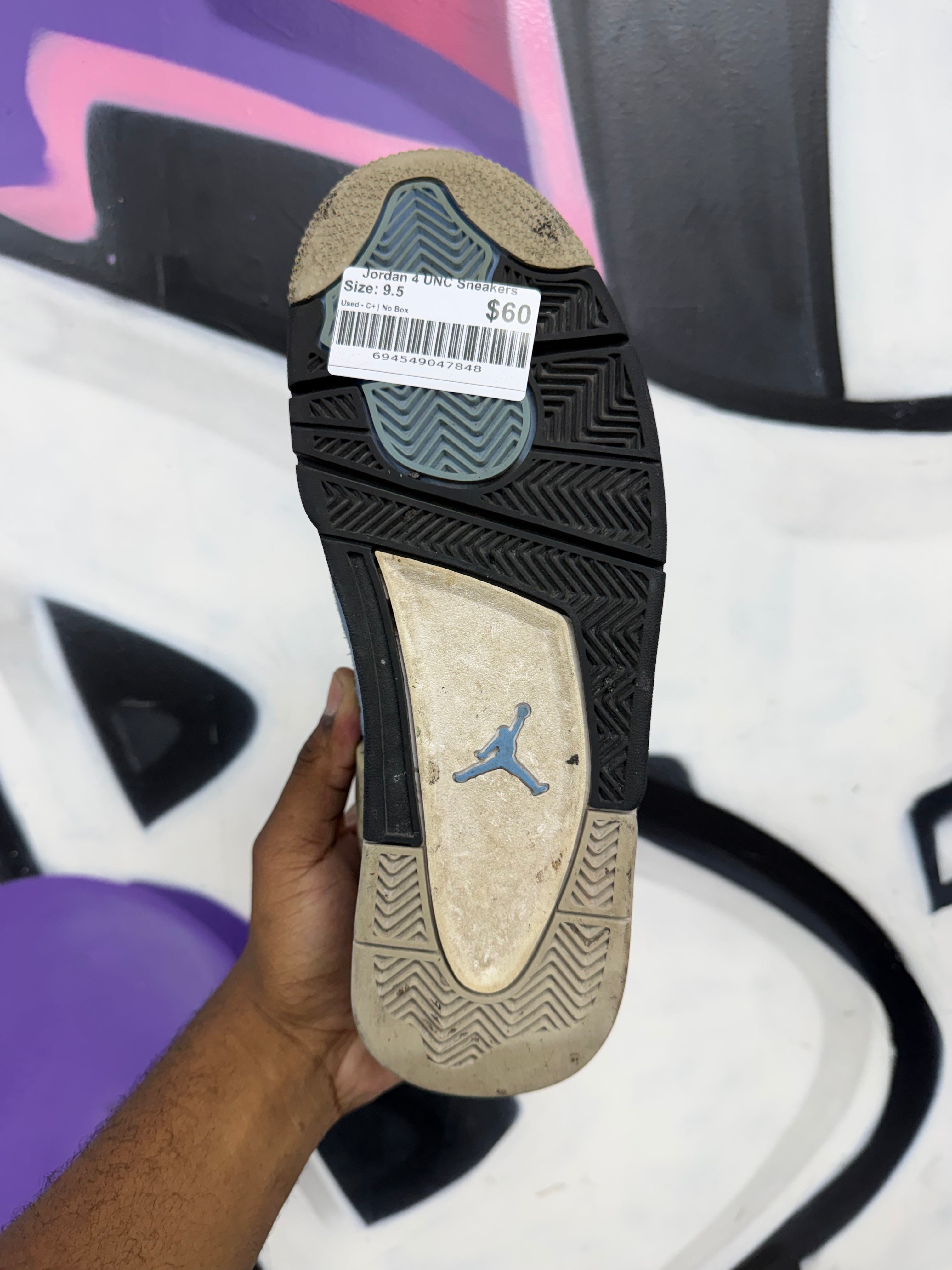 Jordan 4 UNC Sneakers