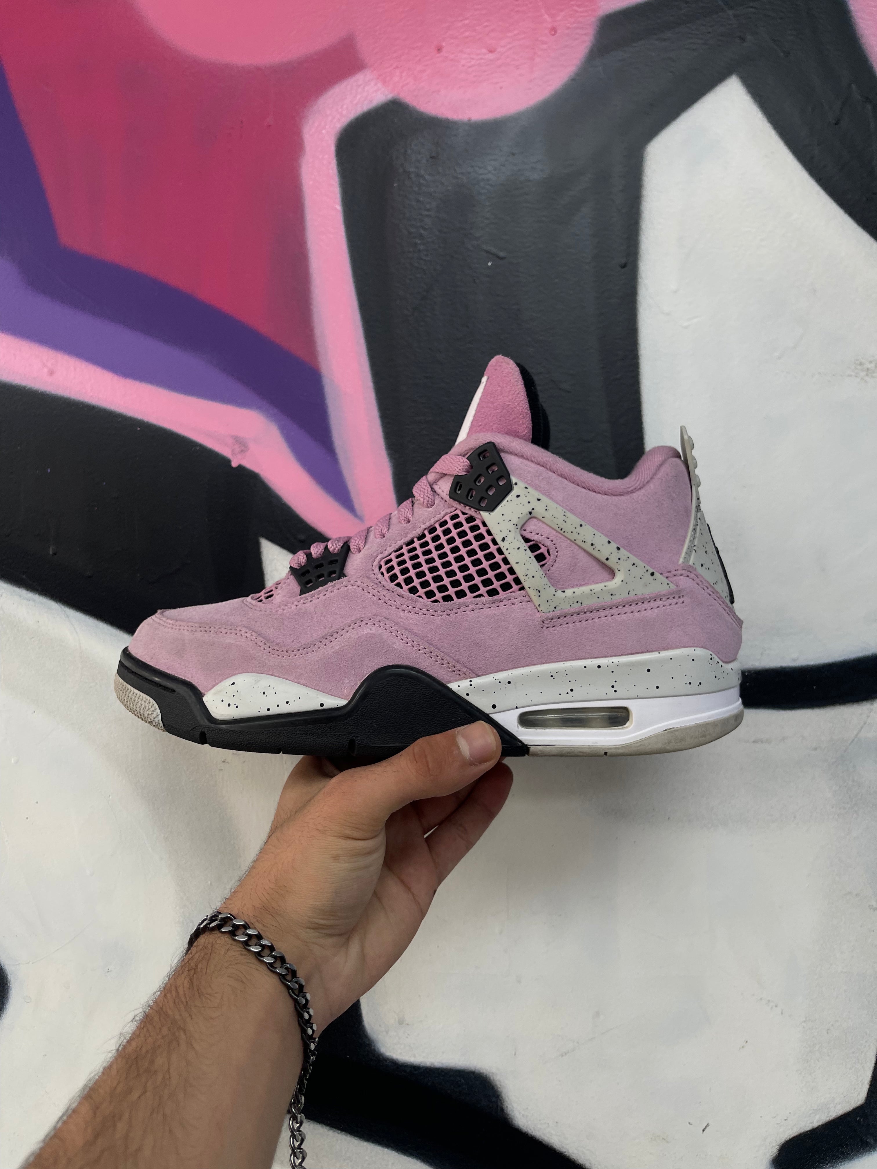 Jordan 4 Orchid Sneakers