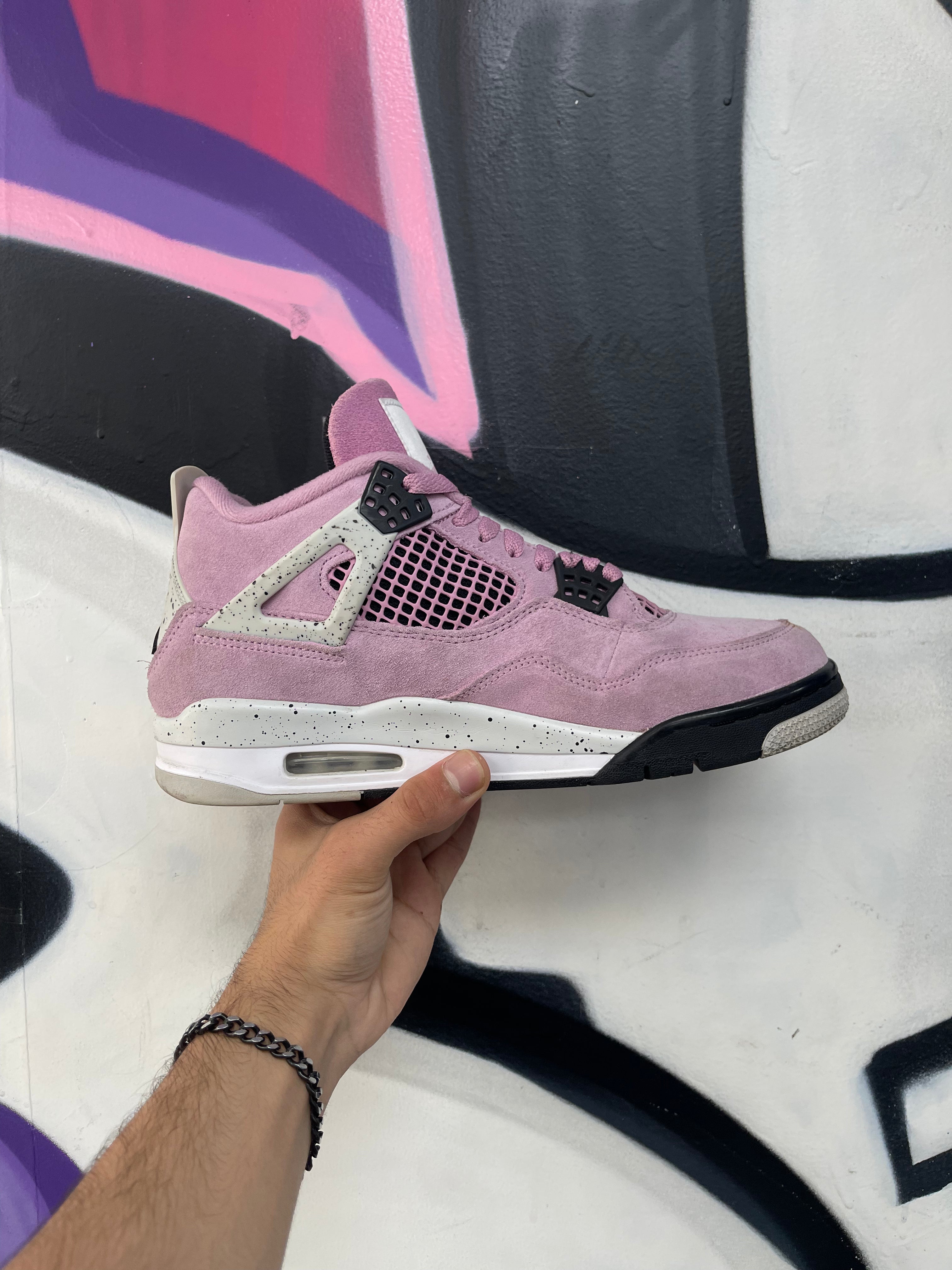 Jordan 4 Orchid Sneakers