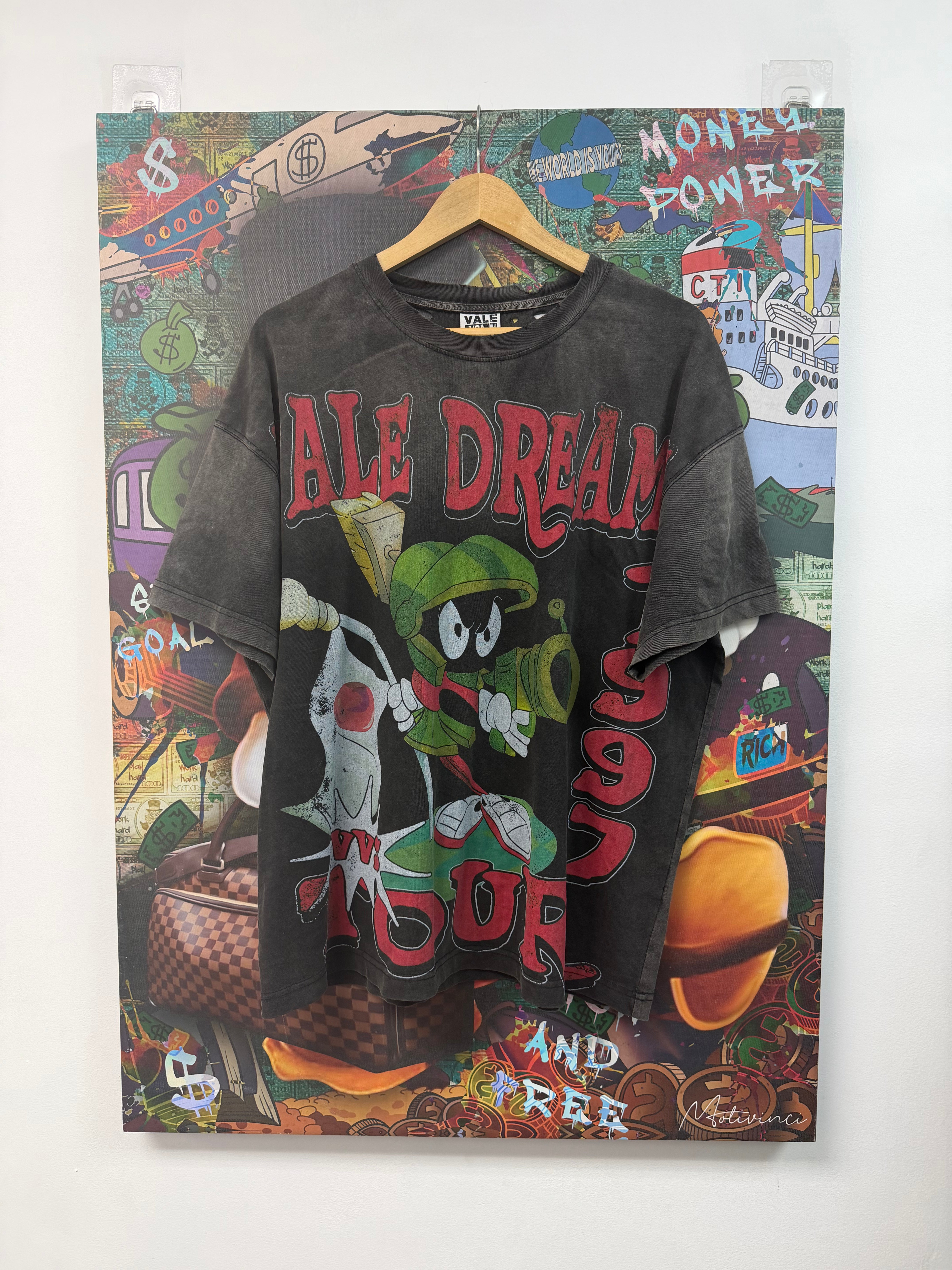 Vale Target Black Red Tee