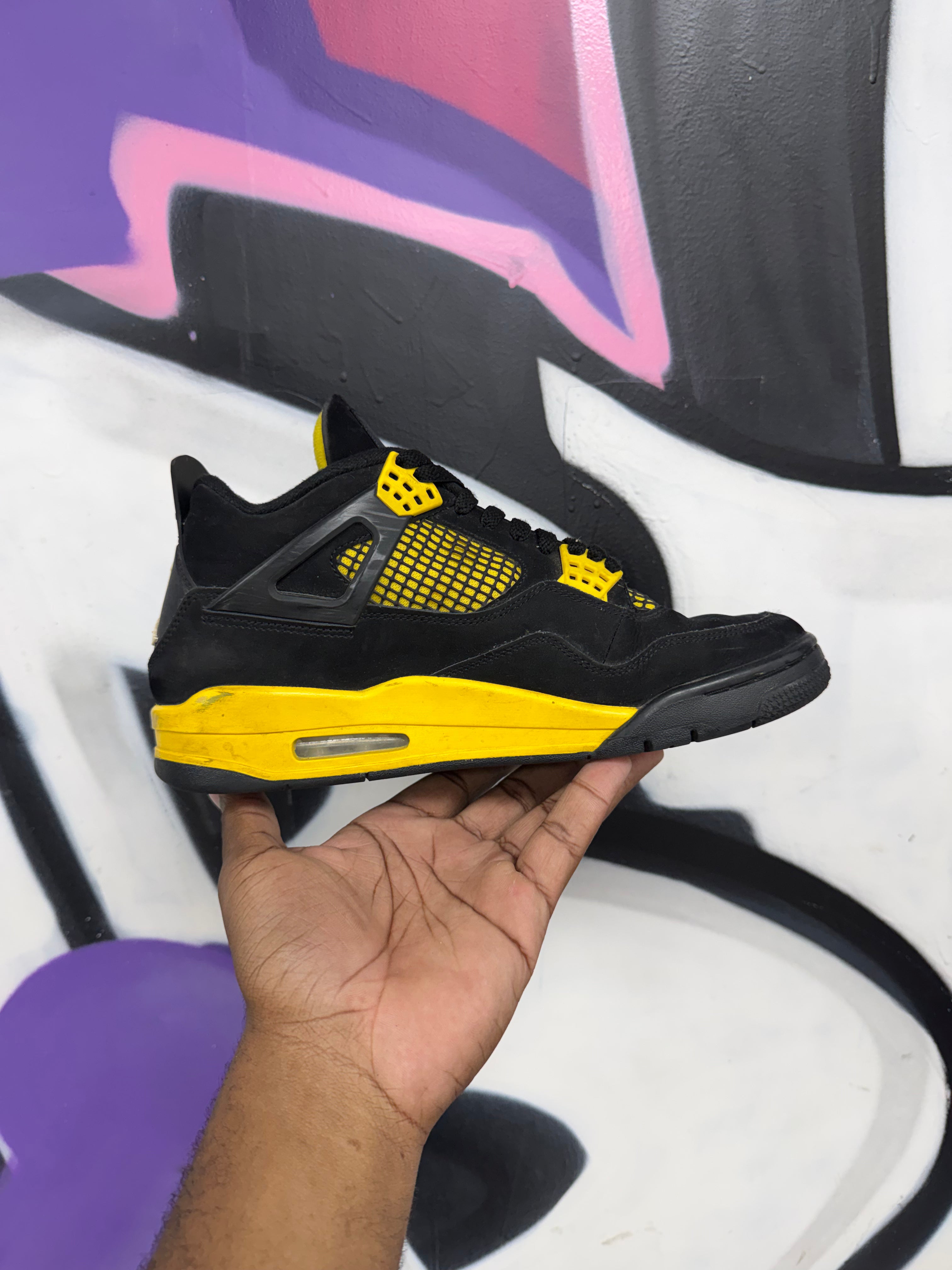 Jordan 4 Thunder Sneakers