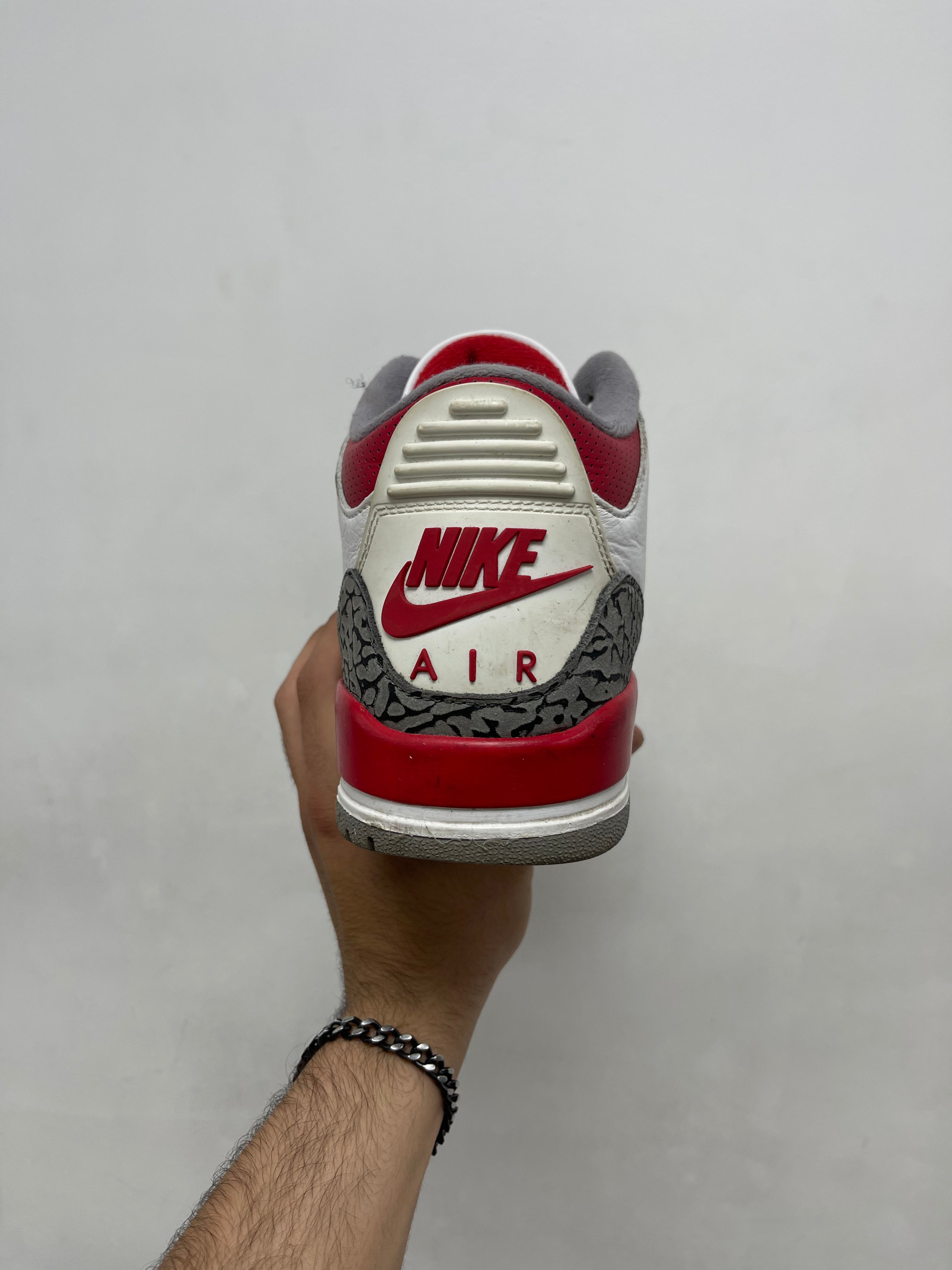 Jordan 3 Fire Red Sneakers