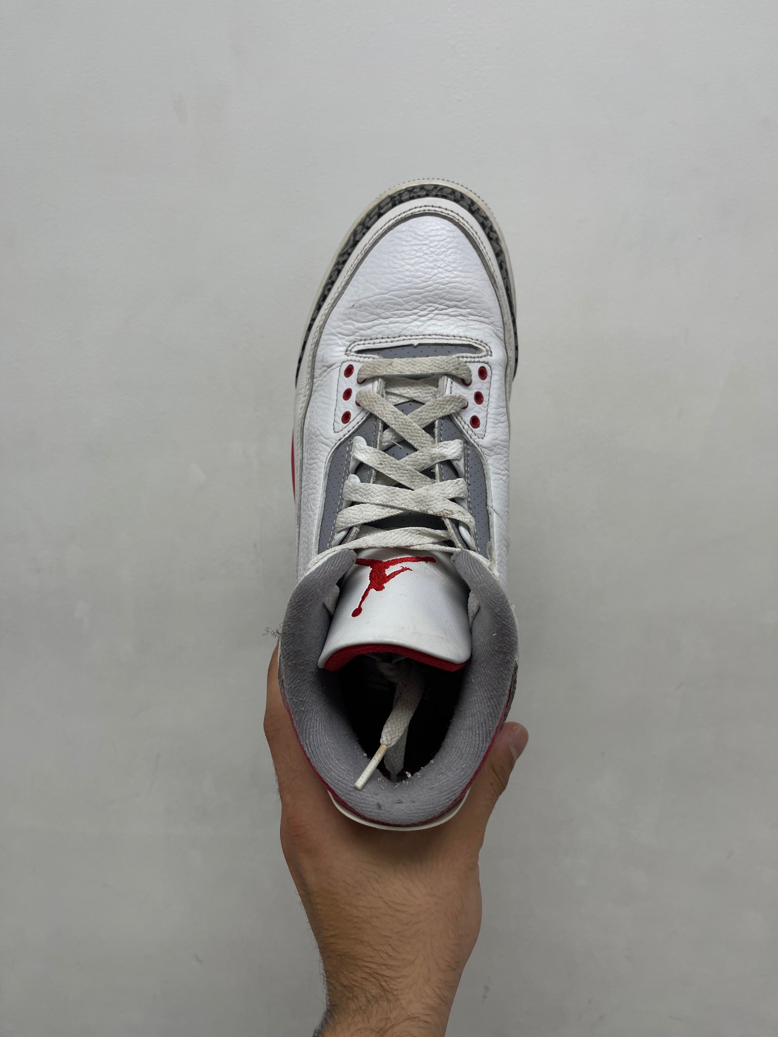 Jordan 3 Fire Red Sneakers