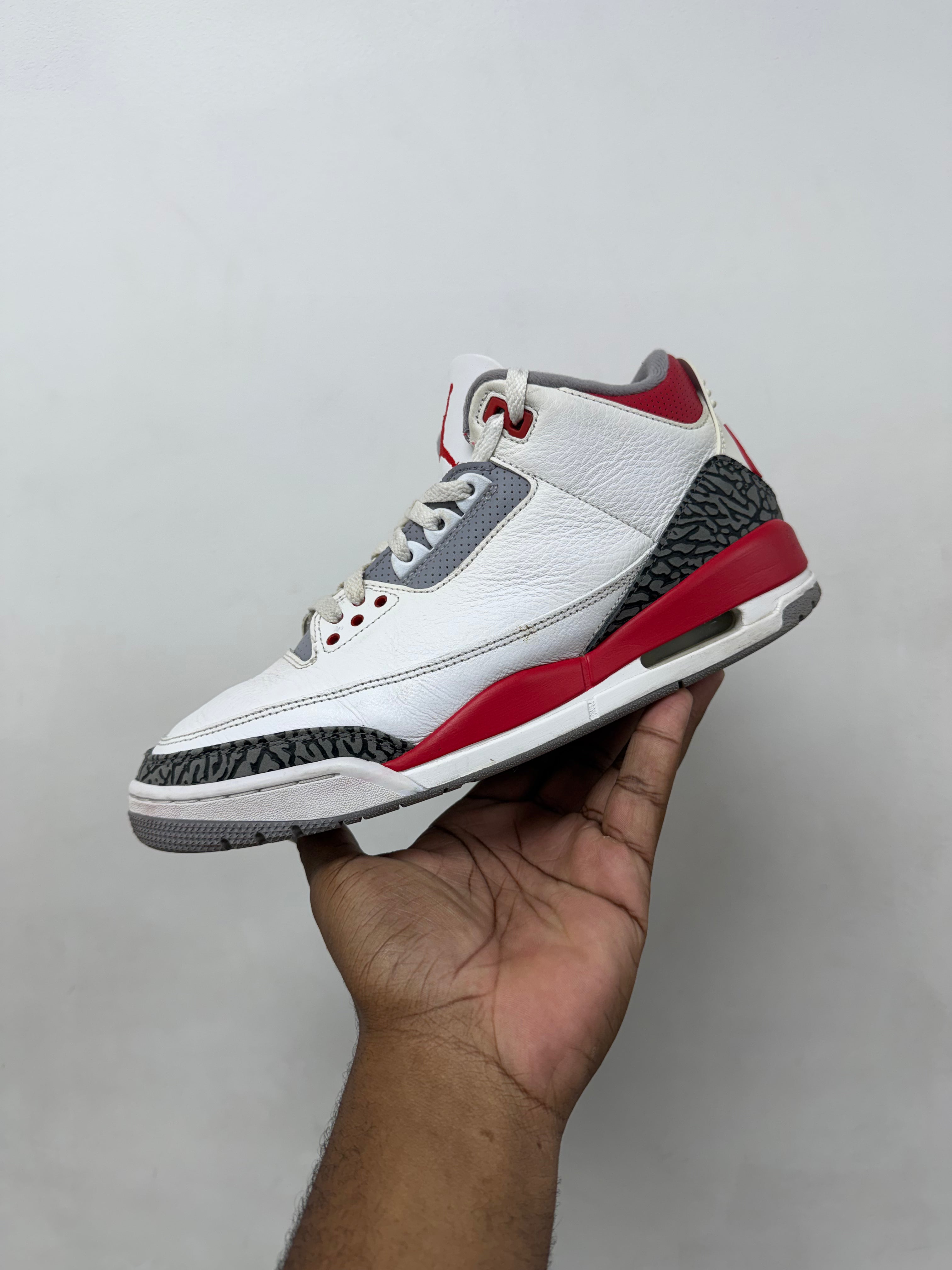Jordan 3 Fire Red Sneakers