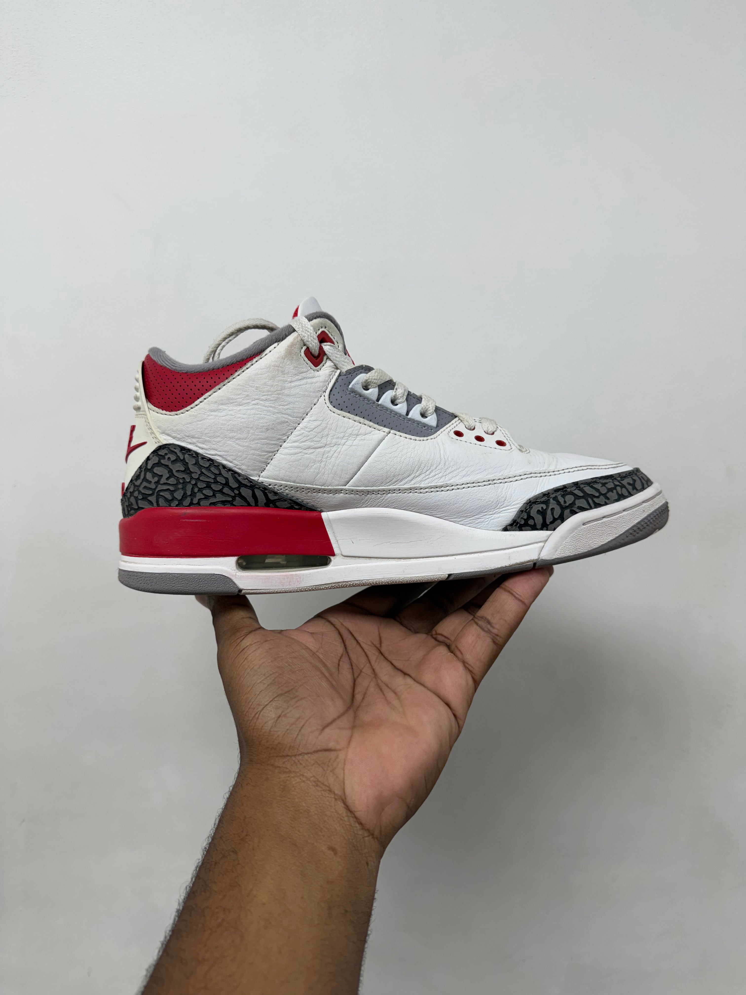 Jordan 3 Fire Red Sneakers