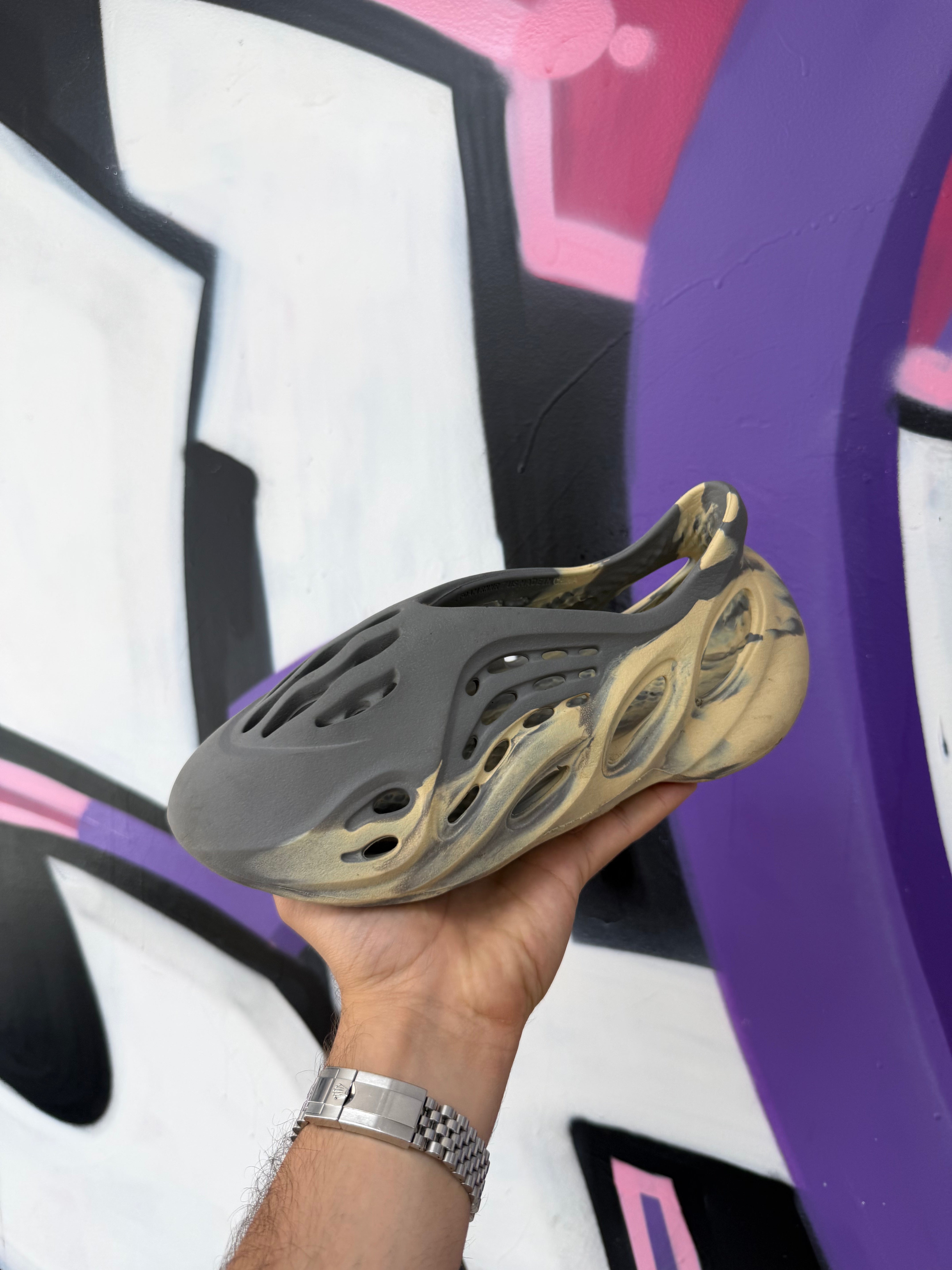 YZY Foam RNR MX Moon Grey Slides