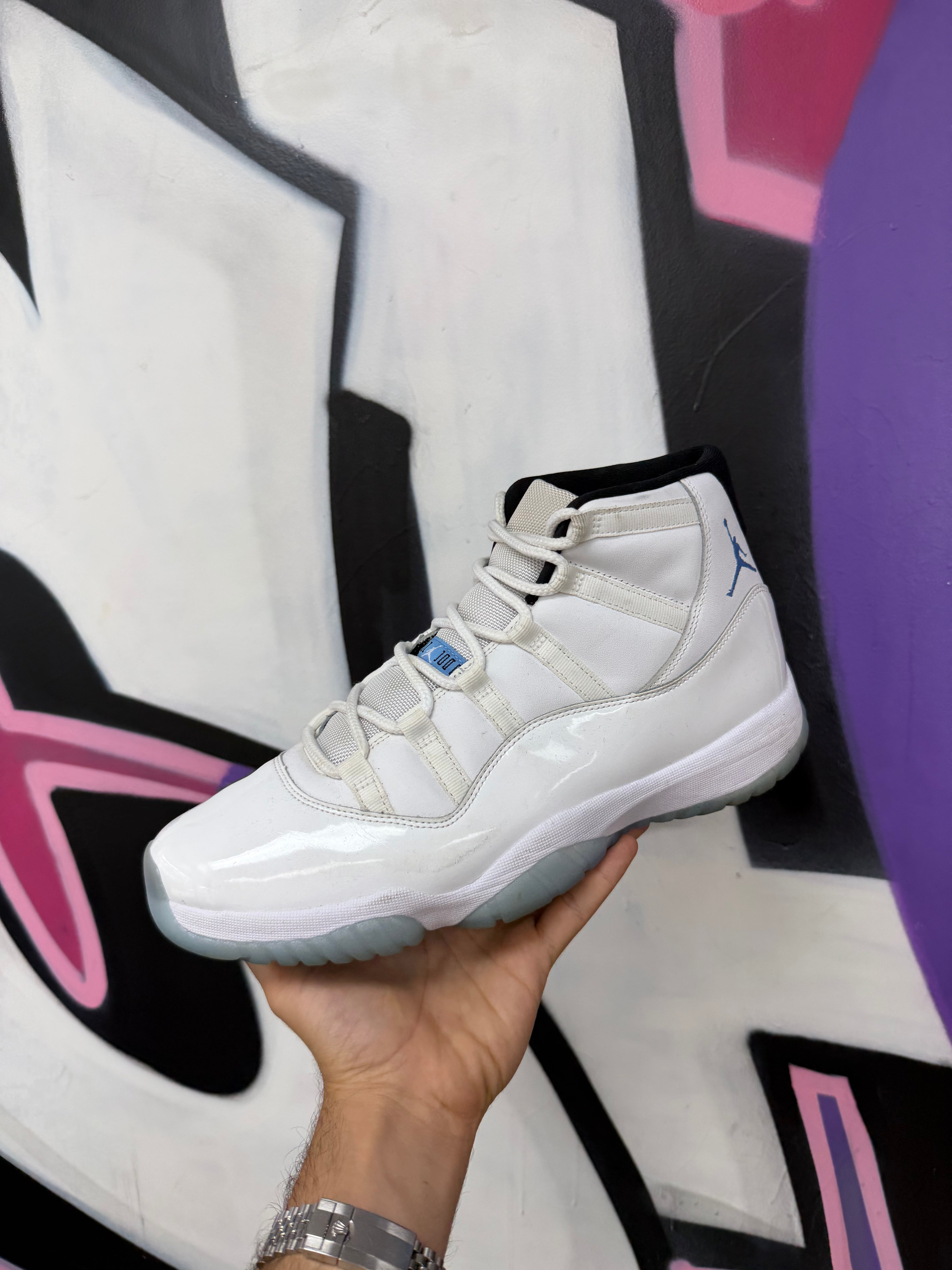 Jordan 11 Legend Blue Sneakers