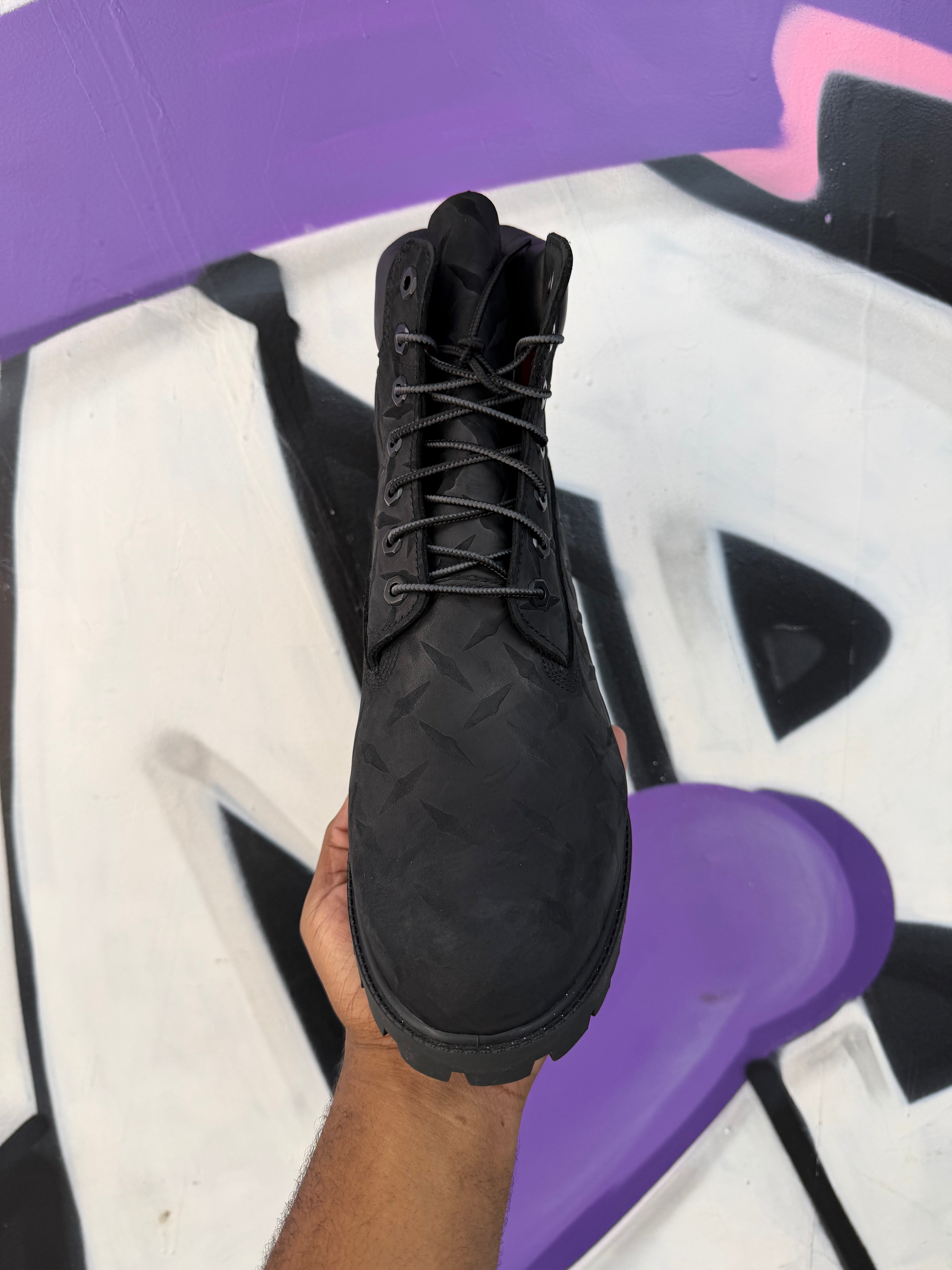 Supreme x Timberland Black Diamond Plate 6" Boots