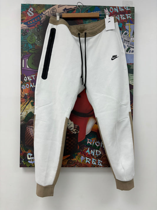 Nike Tech Sweats Tan White New XL With Tags