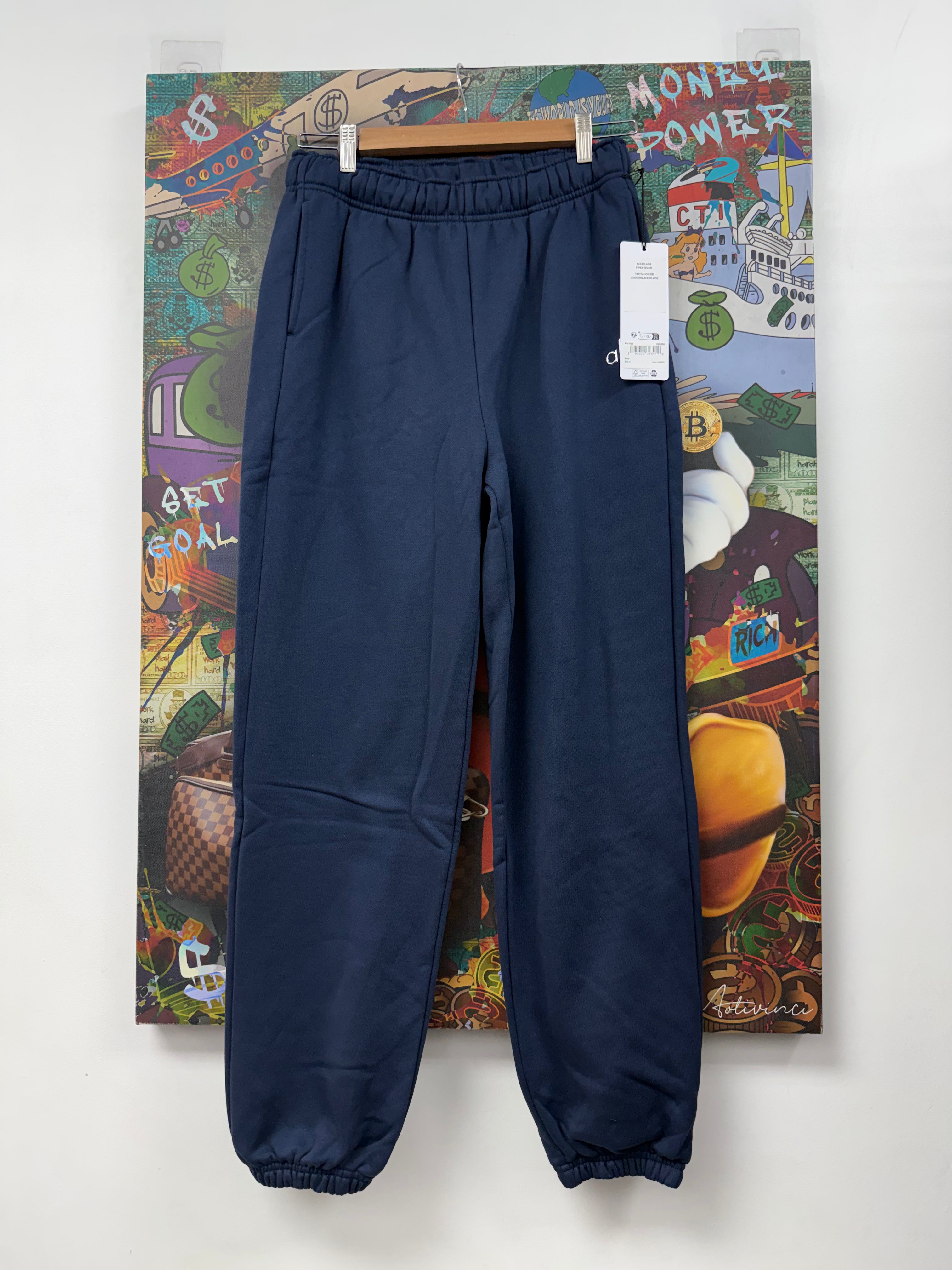 Alo Navy Accolade Sweats