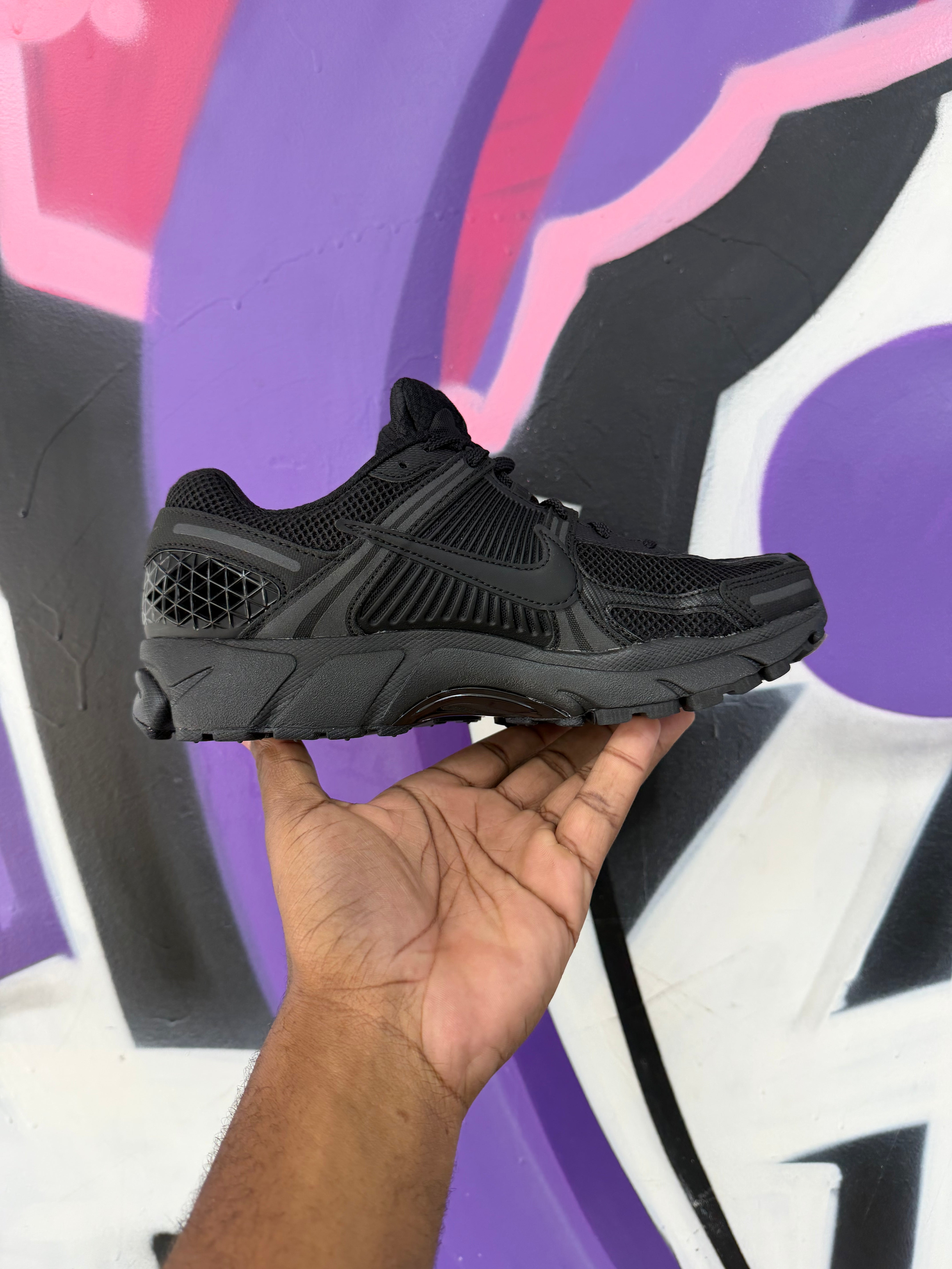 Nike Zoom Vomero 5 Black Sneakers