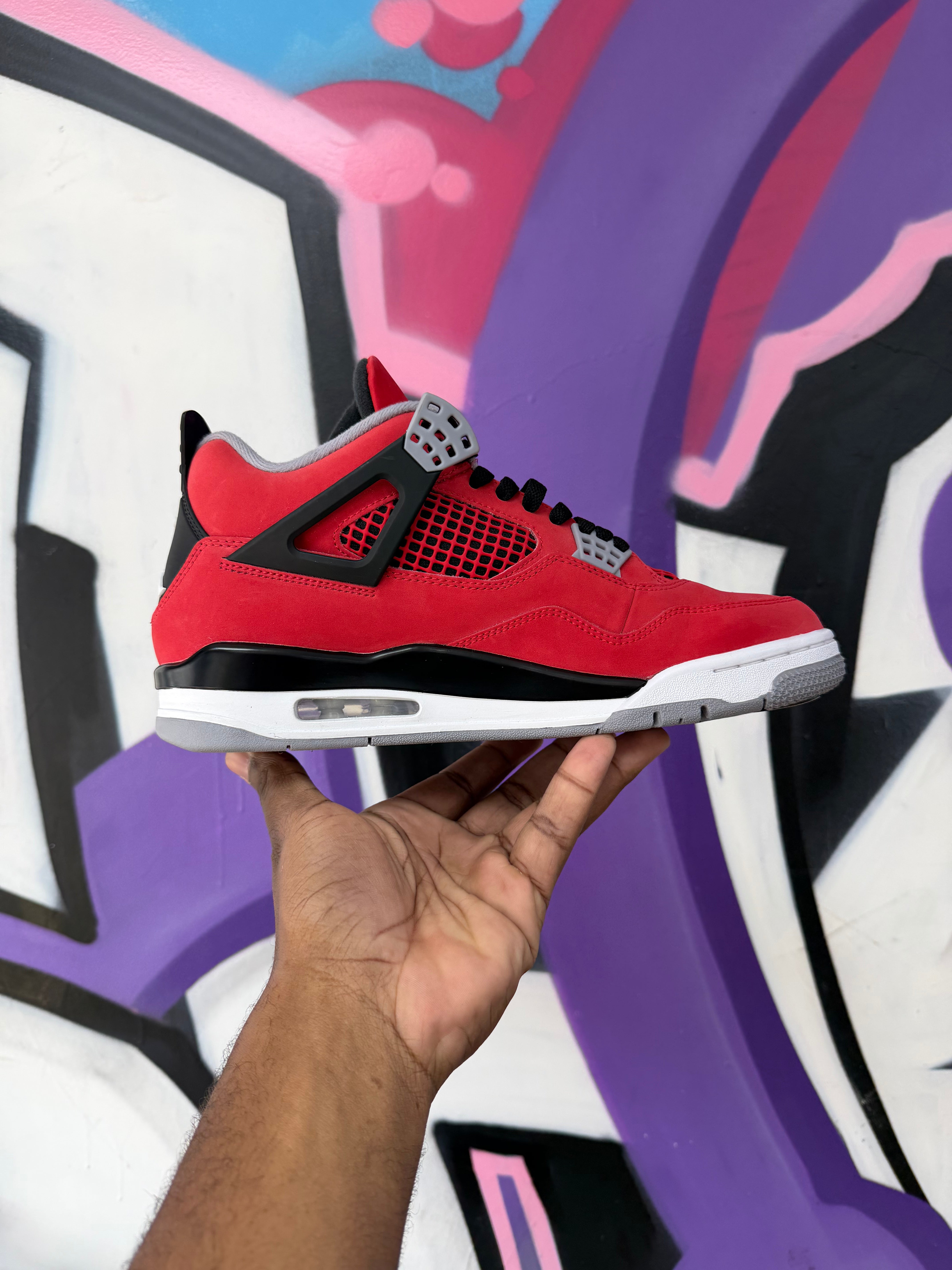 Jordan 4 Toro Sneakers