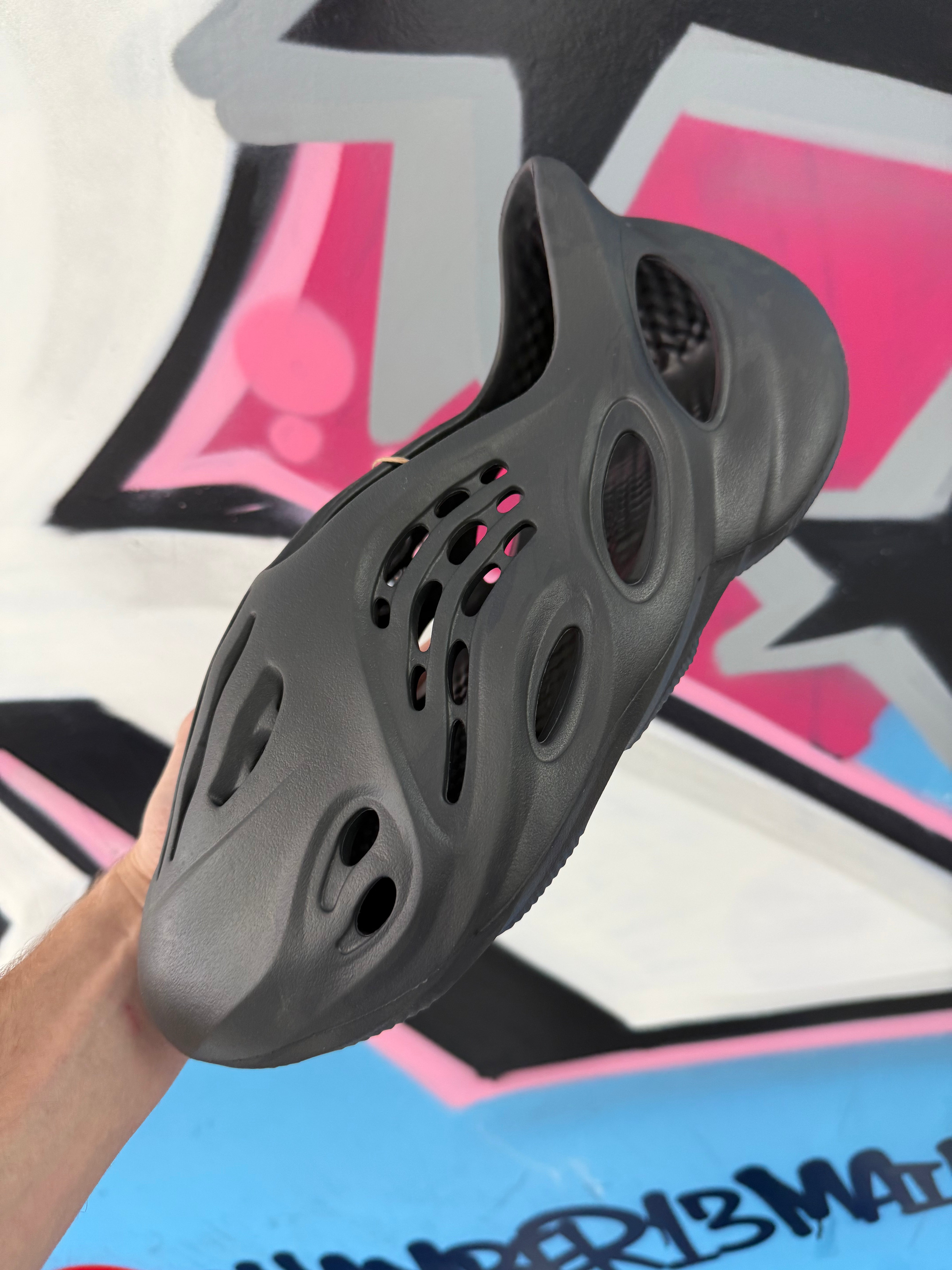 YZY Foam RNR Onyx New 5 With Box