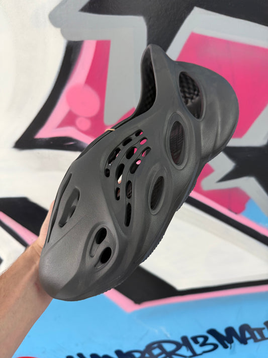 YZY Foam RNR Onyx New 11 With Box